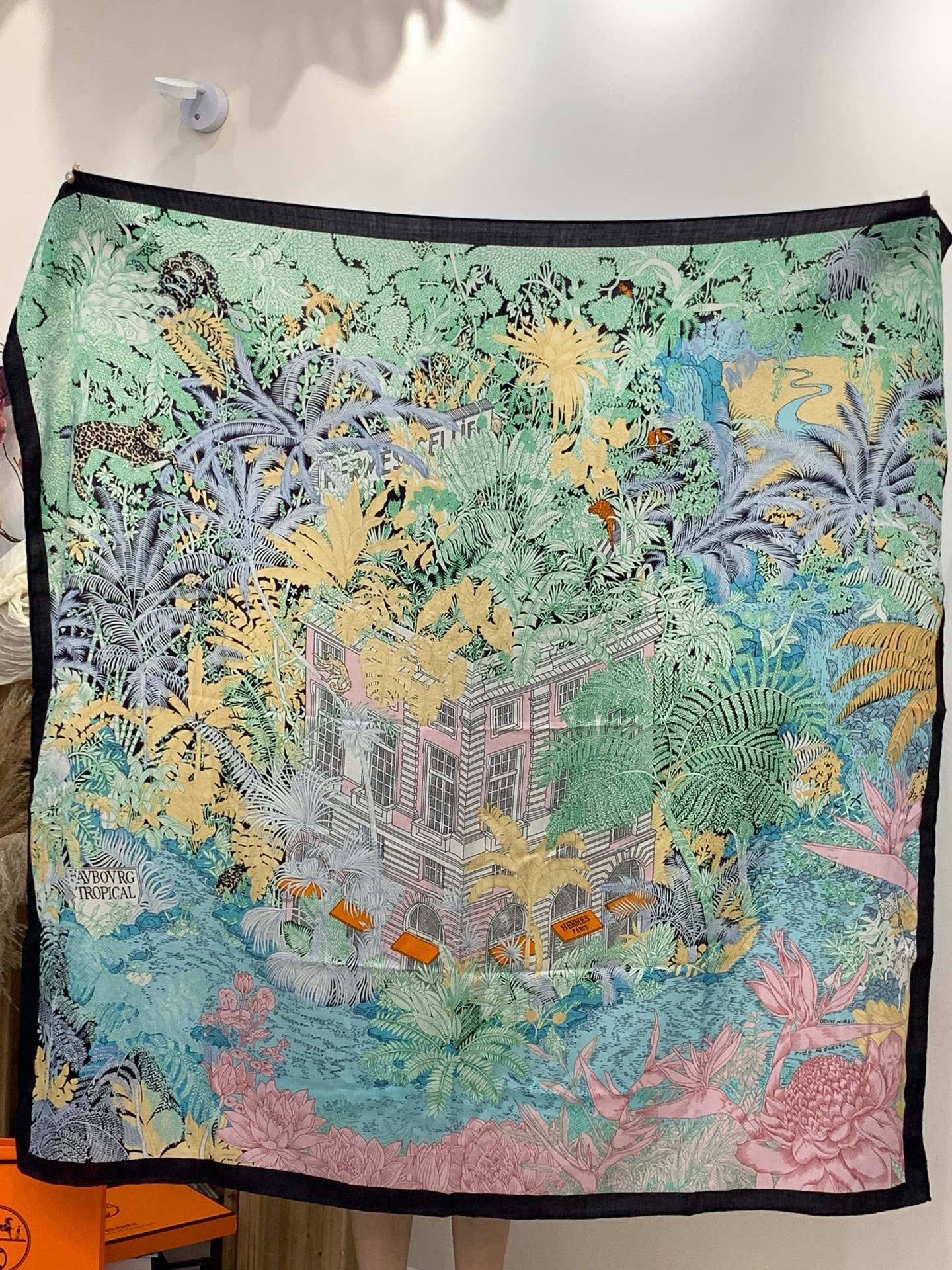 重磅推荐的140顶级丝绒双面异色披肩《回归自然》 披肩尺寸：140*140方巾 70%羊绒30%真丝这张