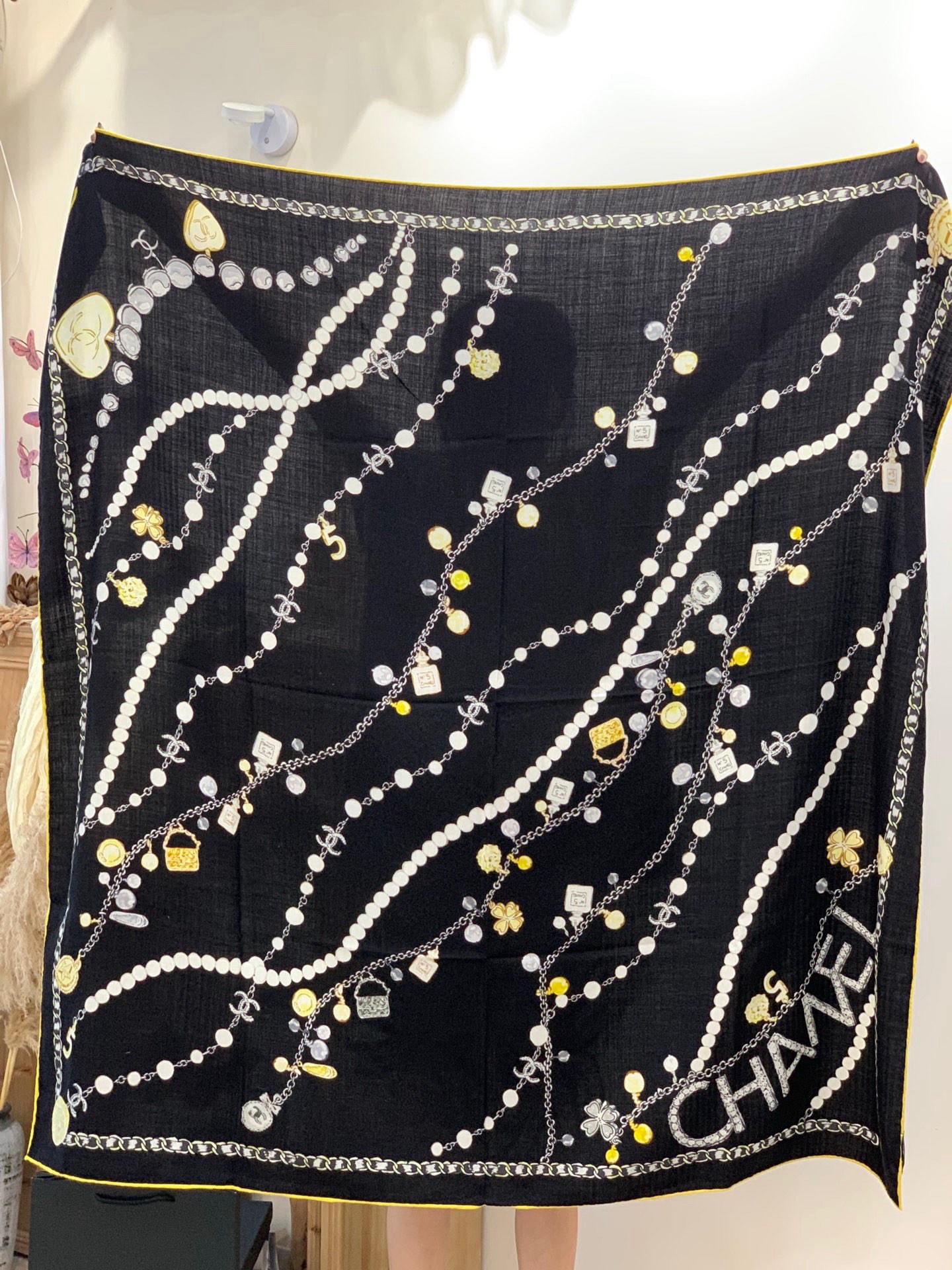 Chanel ~25秋冬新品～“珠光宝气”【140双面丝绒披肩】手工卷边丝绒方巾（30%桑蚕丝70%羊绒