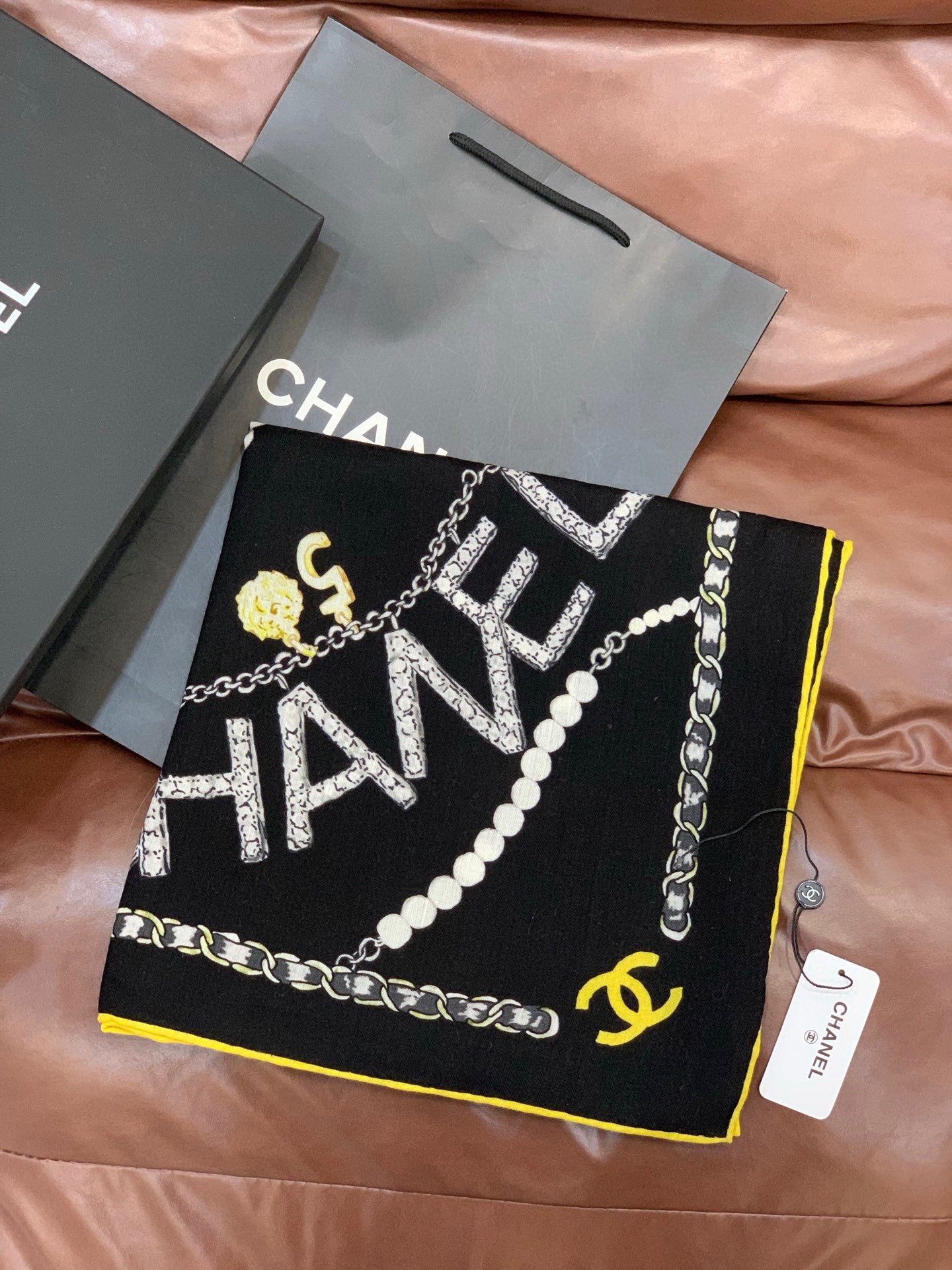 Chanel ~25秋冬新品～“珠光宝气”【140双面丝绒披肩】手工卷边丝绒方巾（30%桑蚕丝70%羊绒
