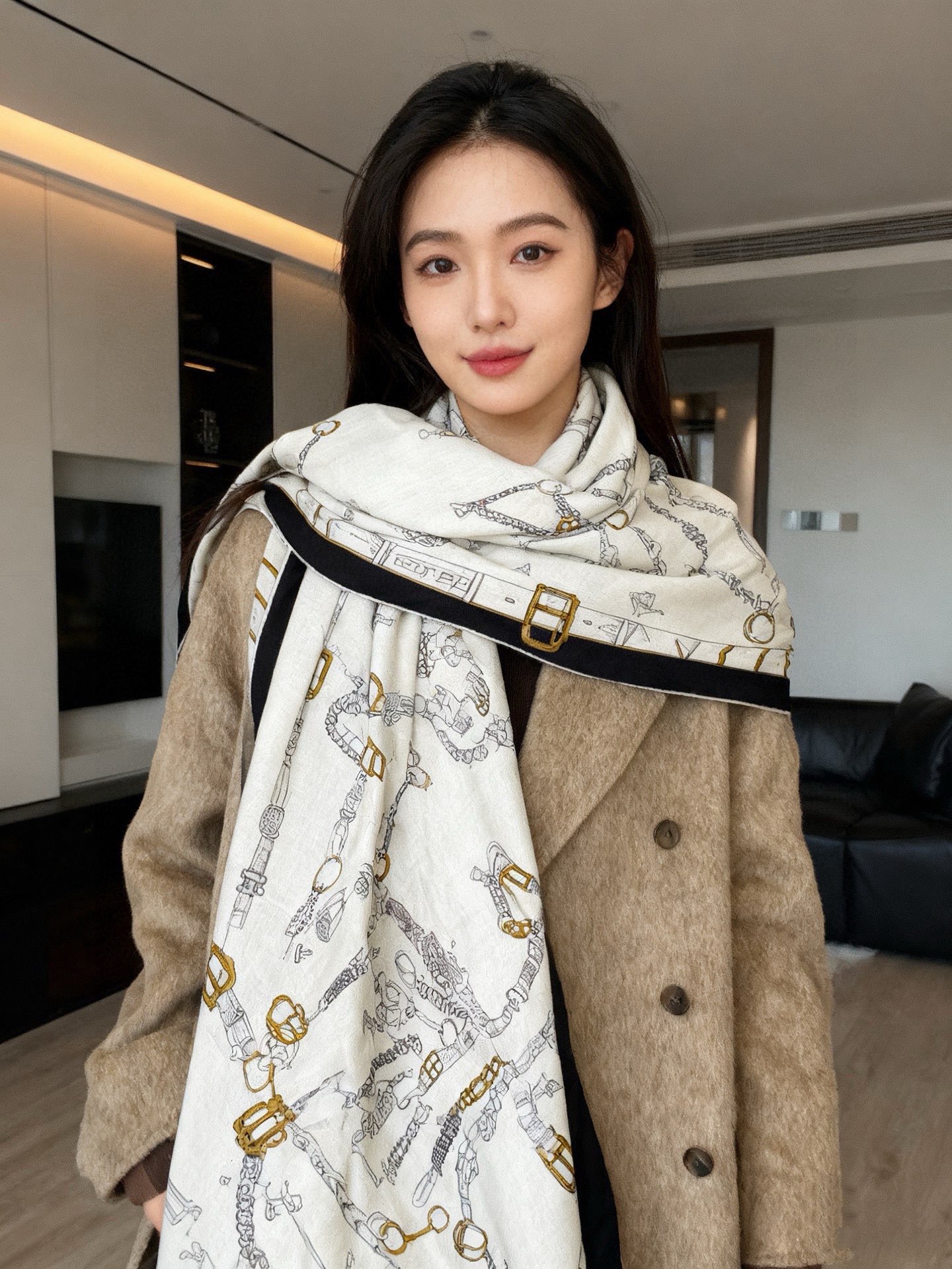 羊绒新款🆕👏👏买了都说好看‼️推荐💕爱马仕双面同色羊绒方巾【跃动的马儿双面同色140】，顶级工艺超值‼️