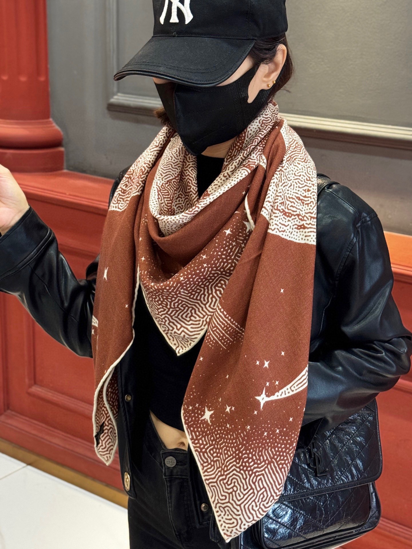 HERMES爱马仕新款|月光飞马Clair de Lune羊绒和真丝披肩，手工卷边(70%羊绒，30%真