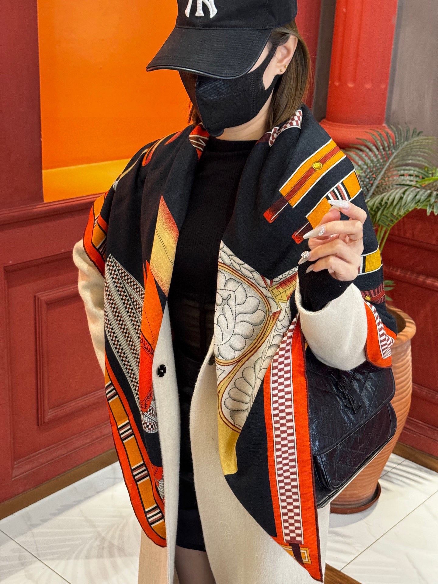 ❄️【双面同色】原单爱马仕140cm丝绒方巾💕 《马术密匙》，十九世纪的商品图录汇集了手工匠们的系列产品