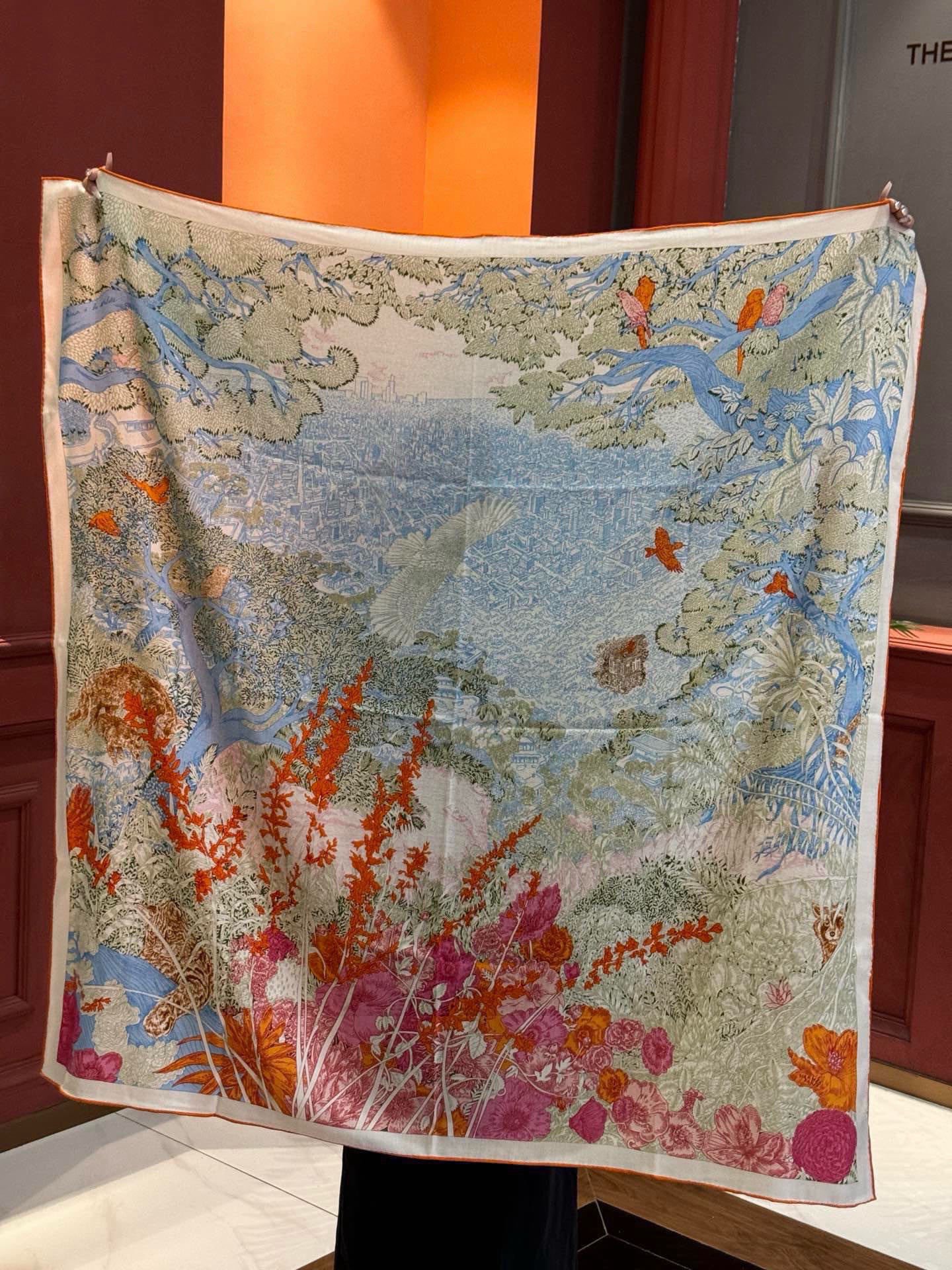 爱马仕～秋冬搭配利器❗️顶级双面同色 版真丝羊绒披肩！！1条等于2条】点睛精彩，图案和配色都超级喜欢，又