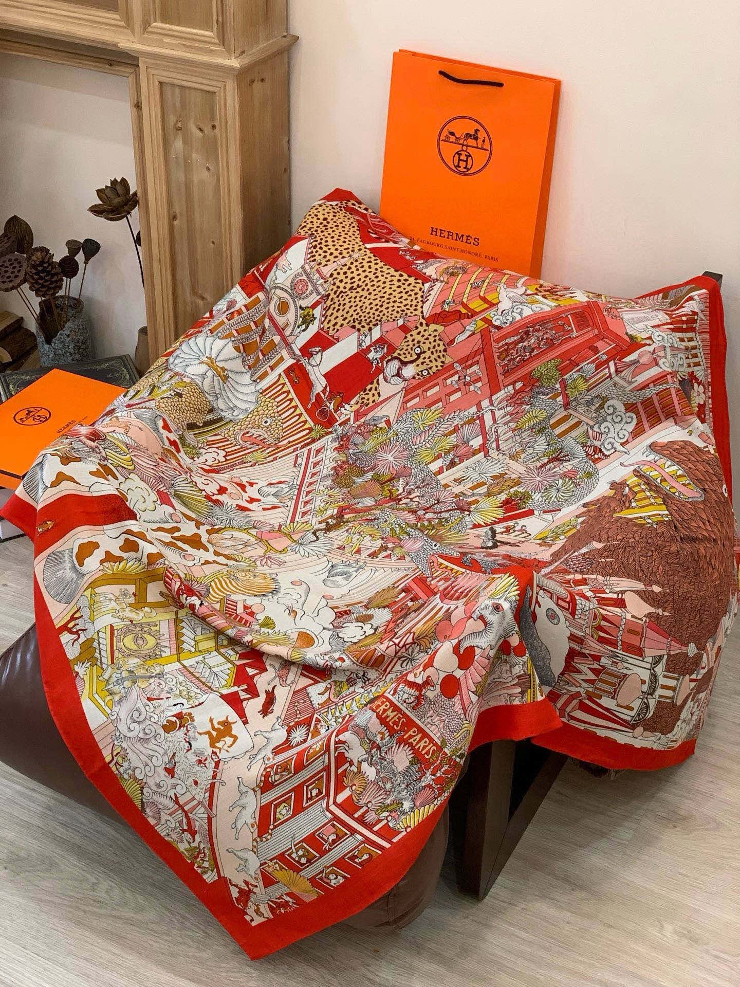 羊绒新款🆕👏👏买了都说好看‼️推荐💕爱马仕双面同色羊绒方巾【动物之城双面同色140】，顶级工艺超值‼️爱