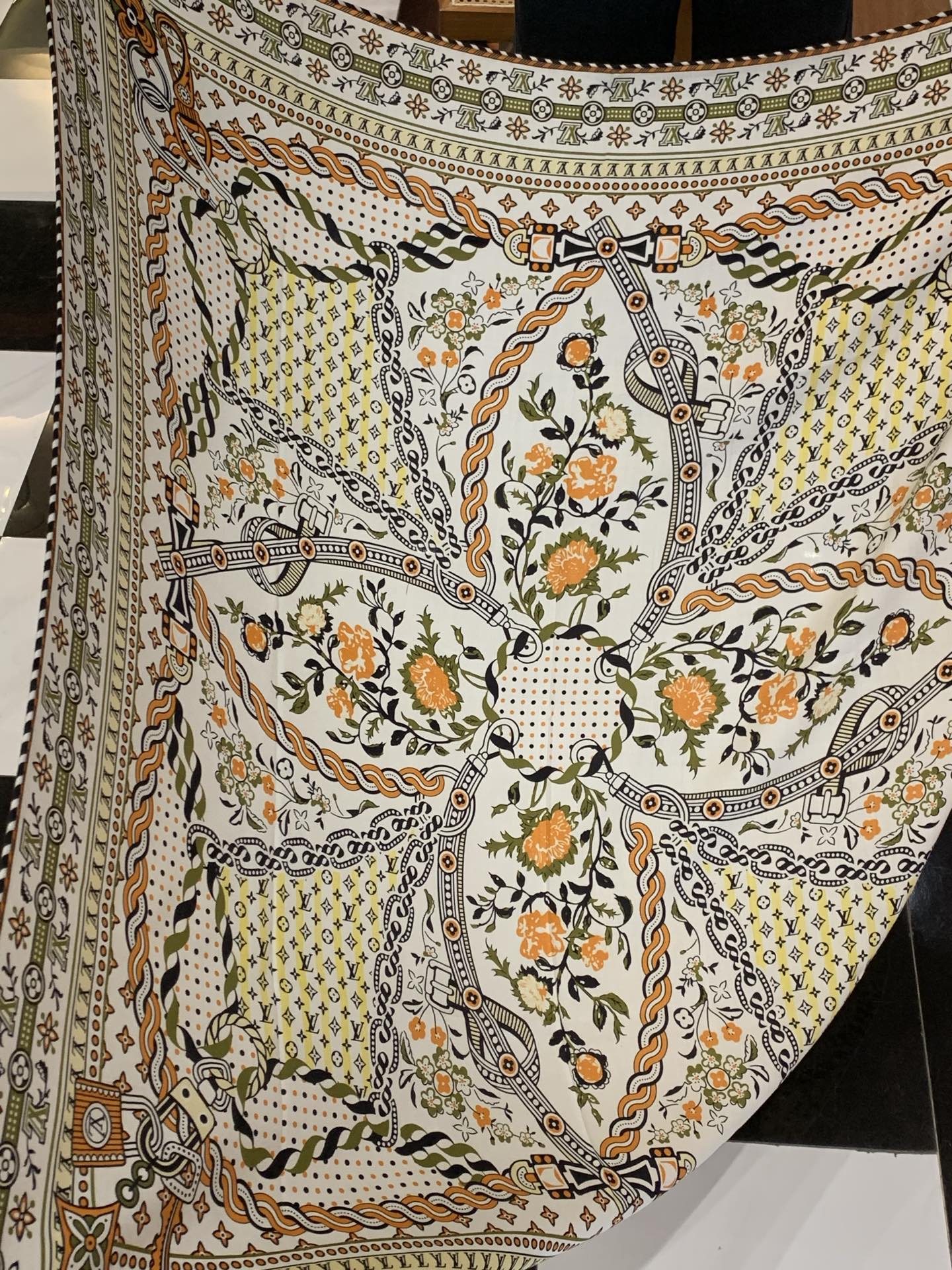 LV x TM 140披肩【140顶级丝绒双面同色披肩】本款LVxTMMonogram Multicol