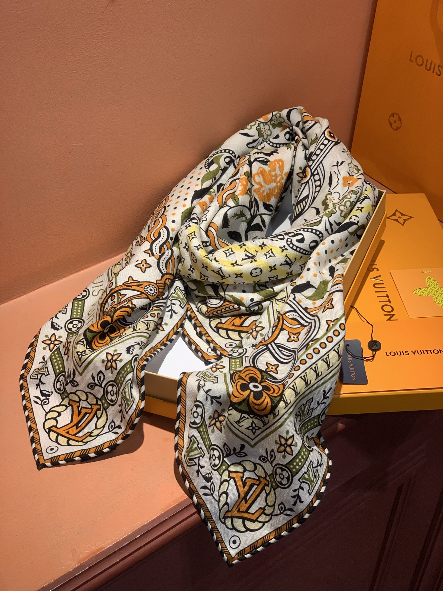 LV x TM 140披肩【140顶级丝绒双面同色披肩】本款LVxTMMonogram Multicol