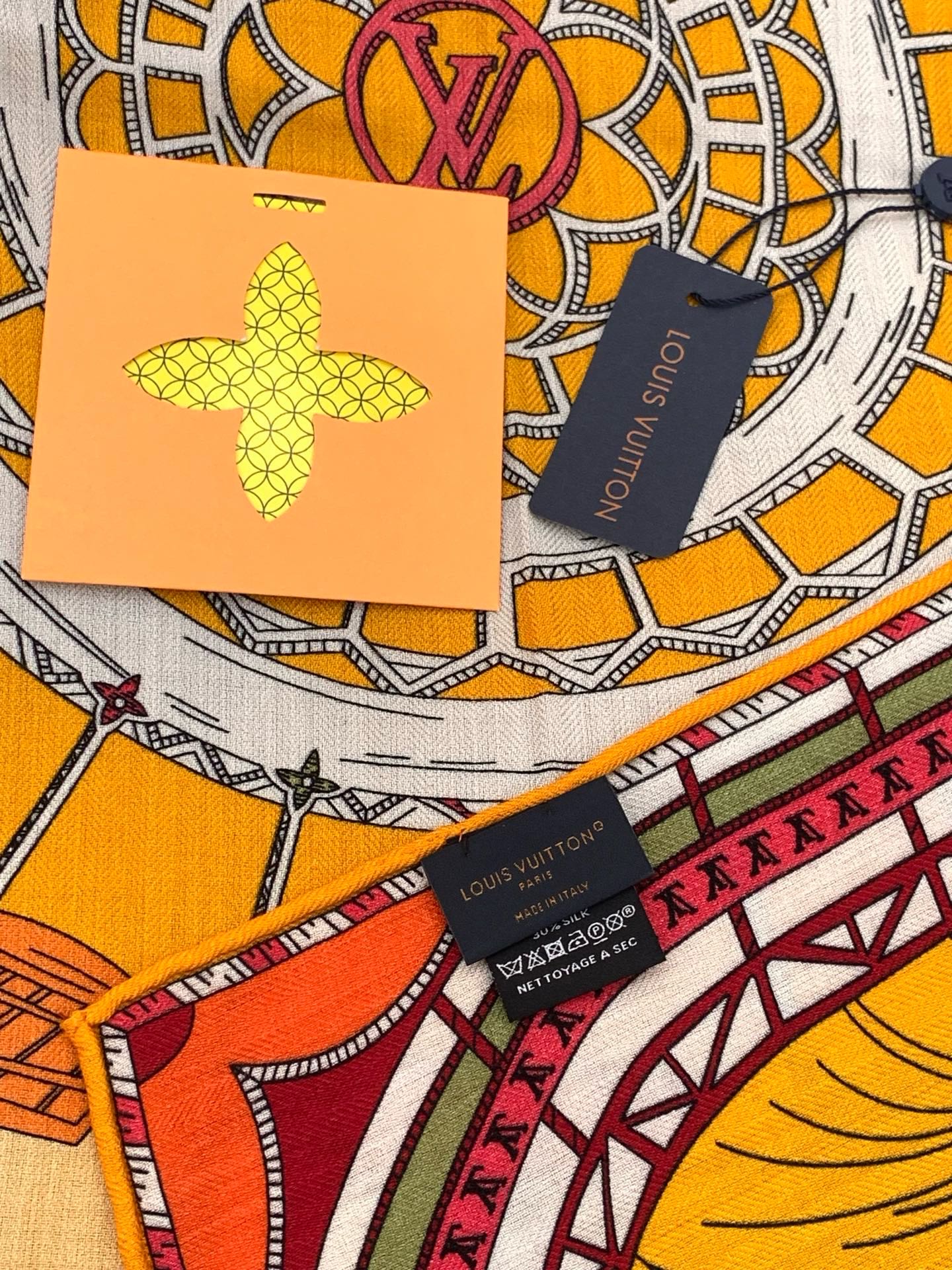 LV x TM 140披肩【140顶级丝绒双面同色披肩】本款LVxTMMonogram Multicol