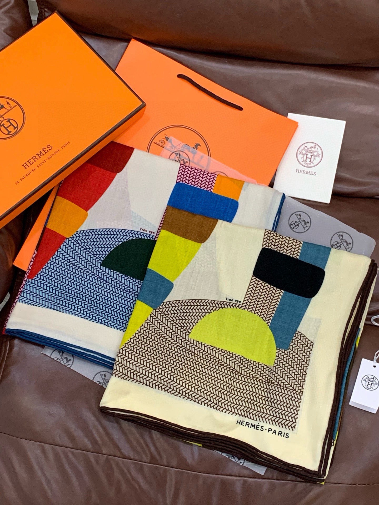 【140顶级丝羊绒双面同色披肩『骏马之城』！！超级气质！！】不仅美有其表，更有好品质与好细节的出彩内质！