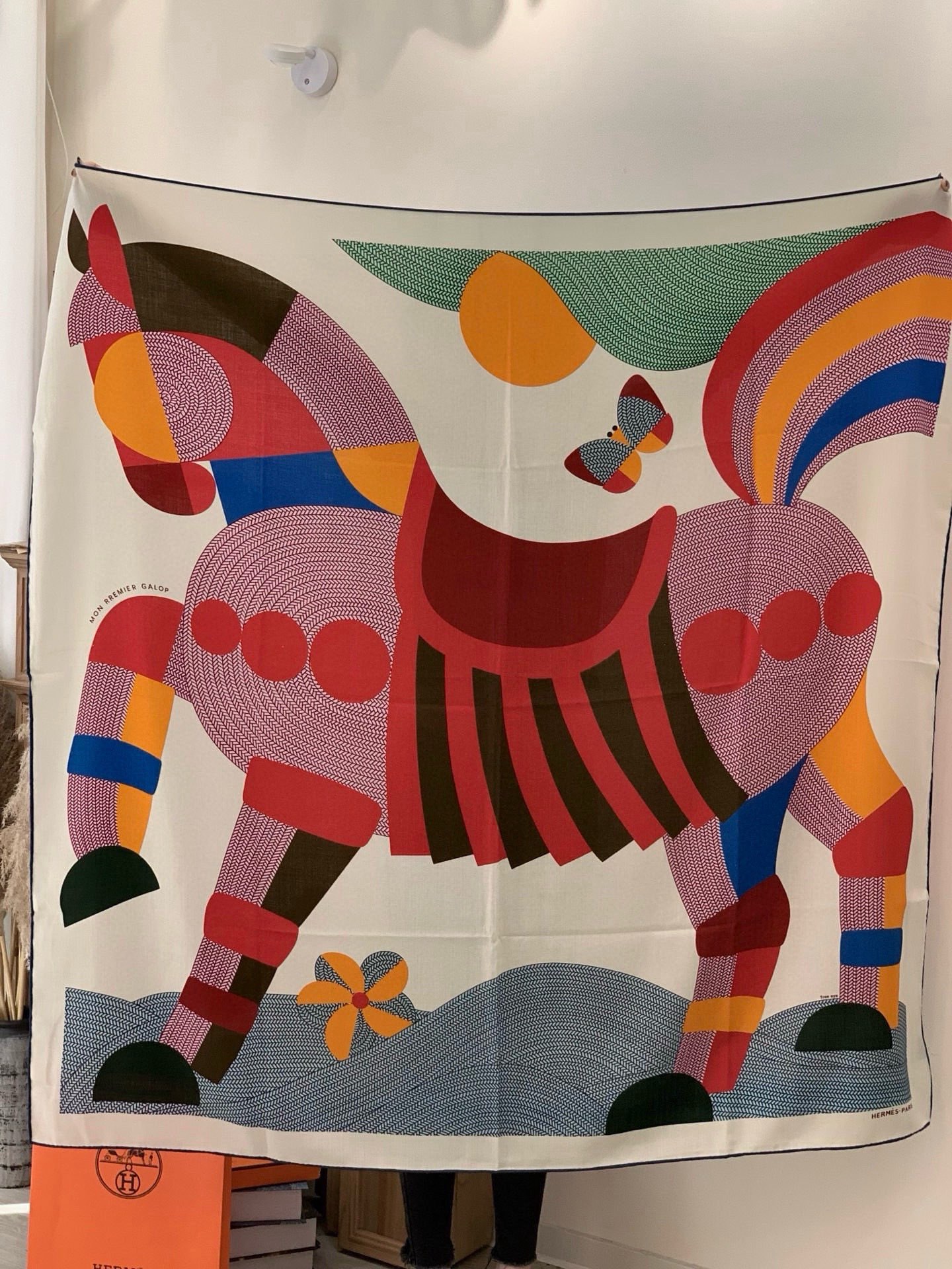 【140顶级丝羊绒双面同色披肩『骏马之城』！！超级气质！！】不仅美有其表，更有好品质与好细节的出彩内质！