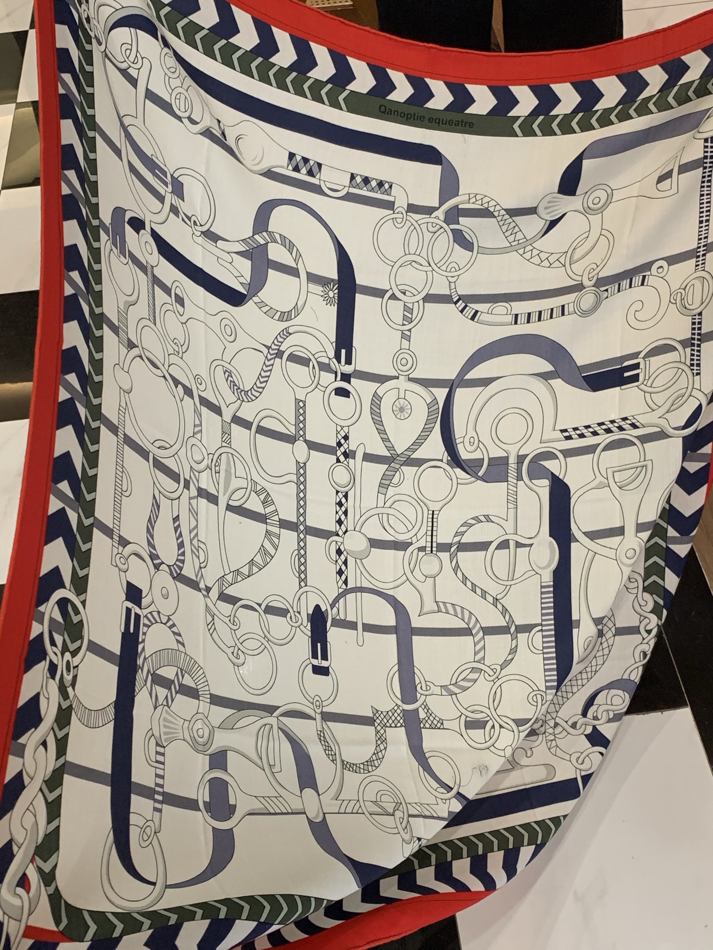 💟2025年秋冬H家上新💞【双面同色丝毛方巾】手工卷边山羊绒和真丝混纺披肩（70%山羊绒，30%桑蚕丝）