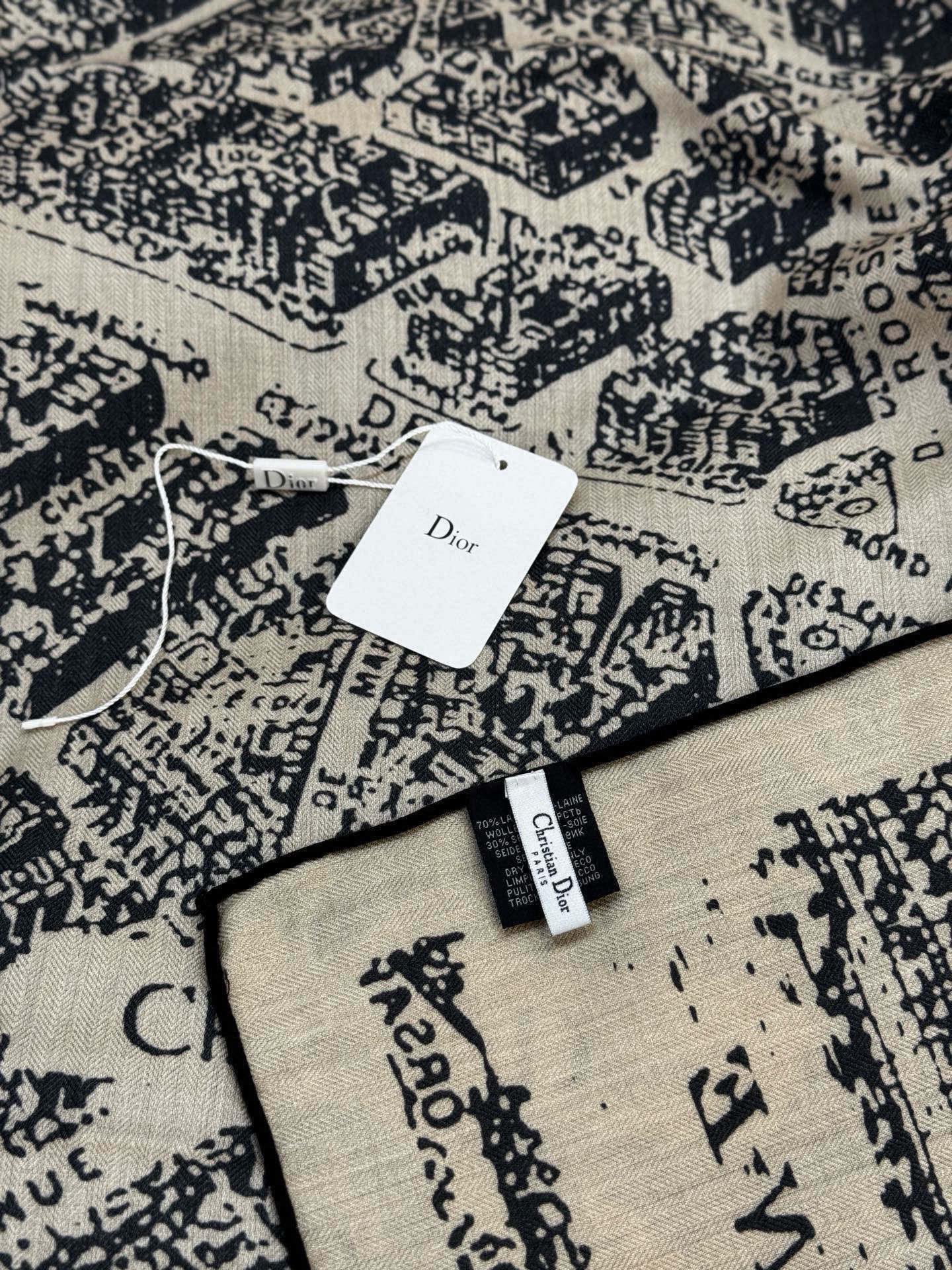 Dior ❤【️巴黎地图】140*140双面同色丝绒方巾🉐️LAN DE 价🉐️ARIS 巴黎地图这款方