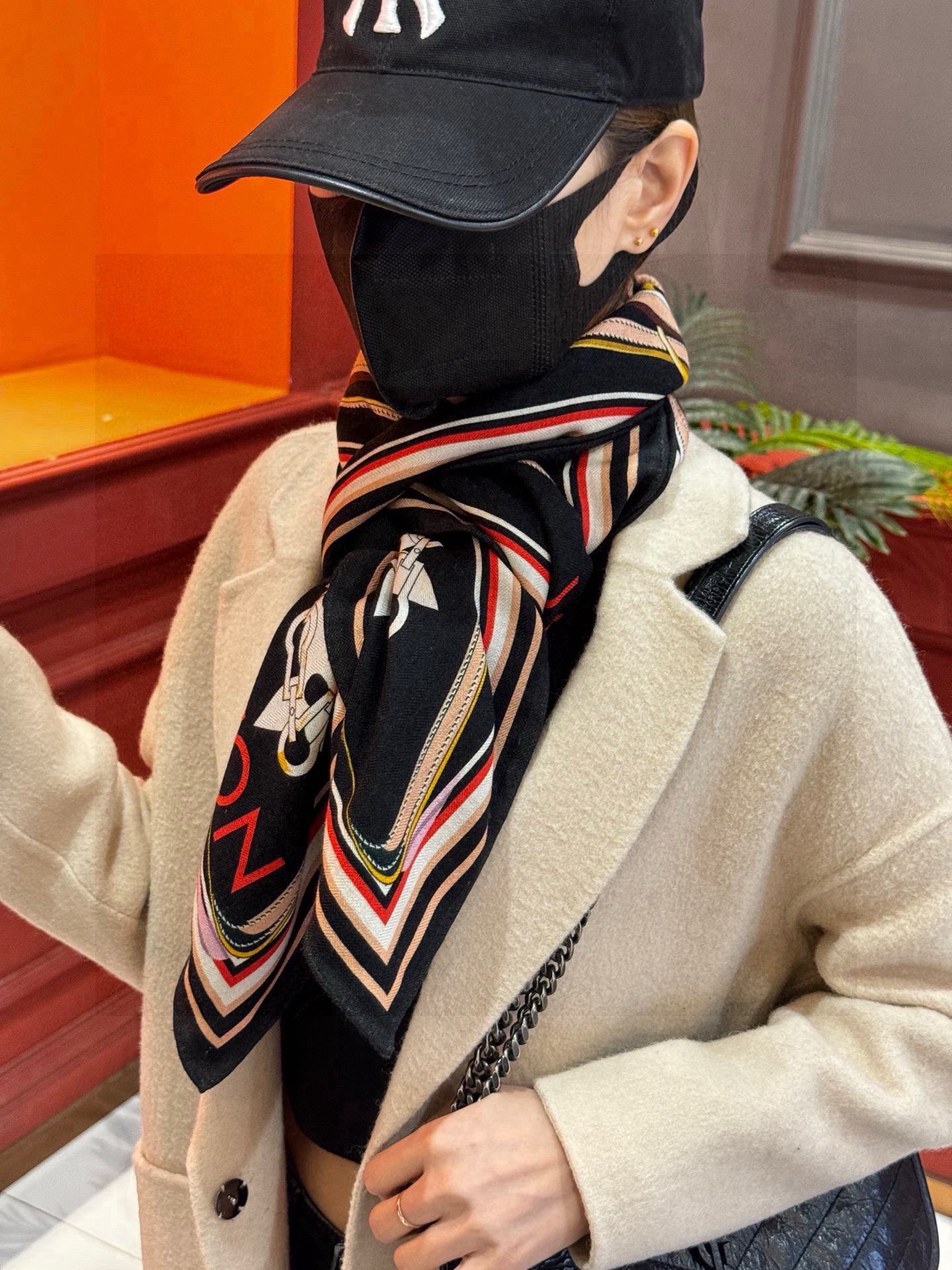 上新❤️ MONOGRAM JACQUARD DENIM140丝绒 方巾 【高定版 双面同色】有些款式他