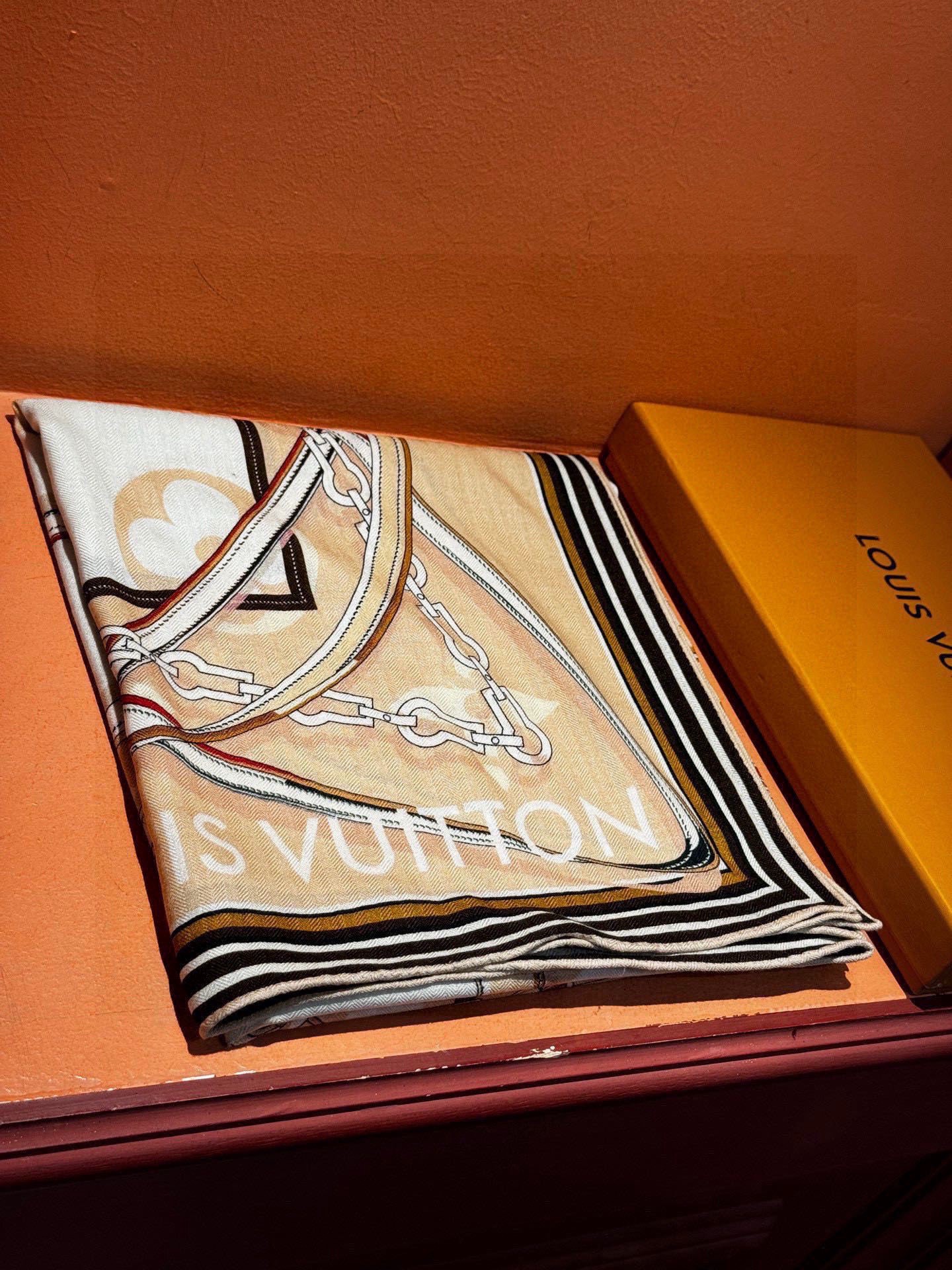 上新❤️ MONOGRAM JACQUARD DENIM140丝绒 方巾 【高定版 双面同色】有些款式他