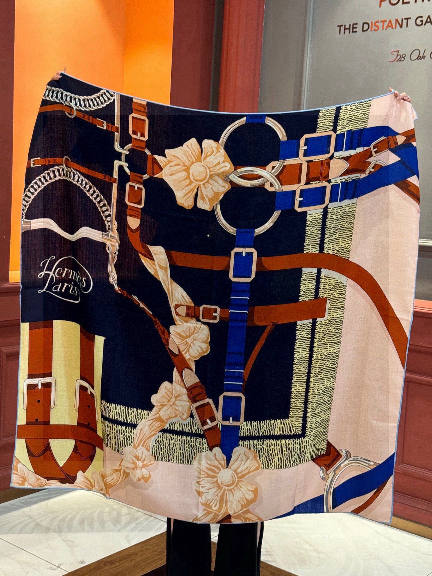 羊绒新款🆕👏👏买了都说好看‼️推荐💕爱马仕双面同色羊绒方巾，【双面同色140】顶级工艺超值‼️爱马仕专柜