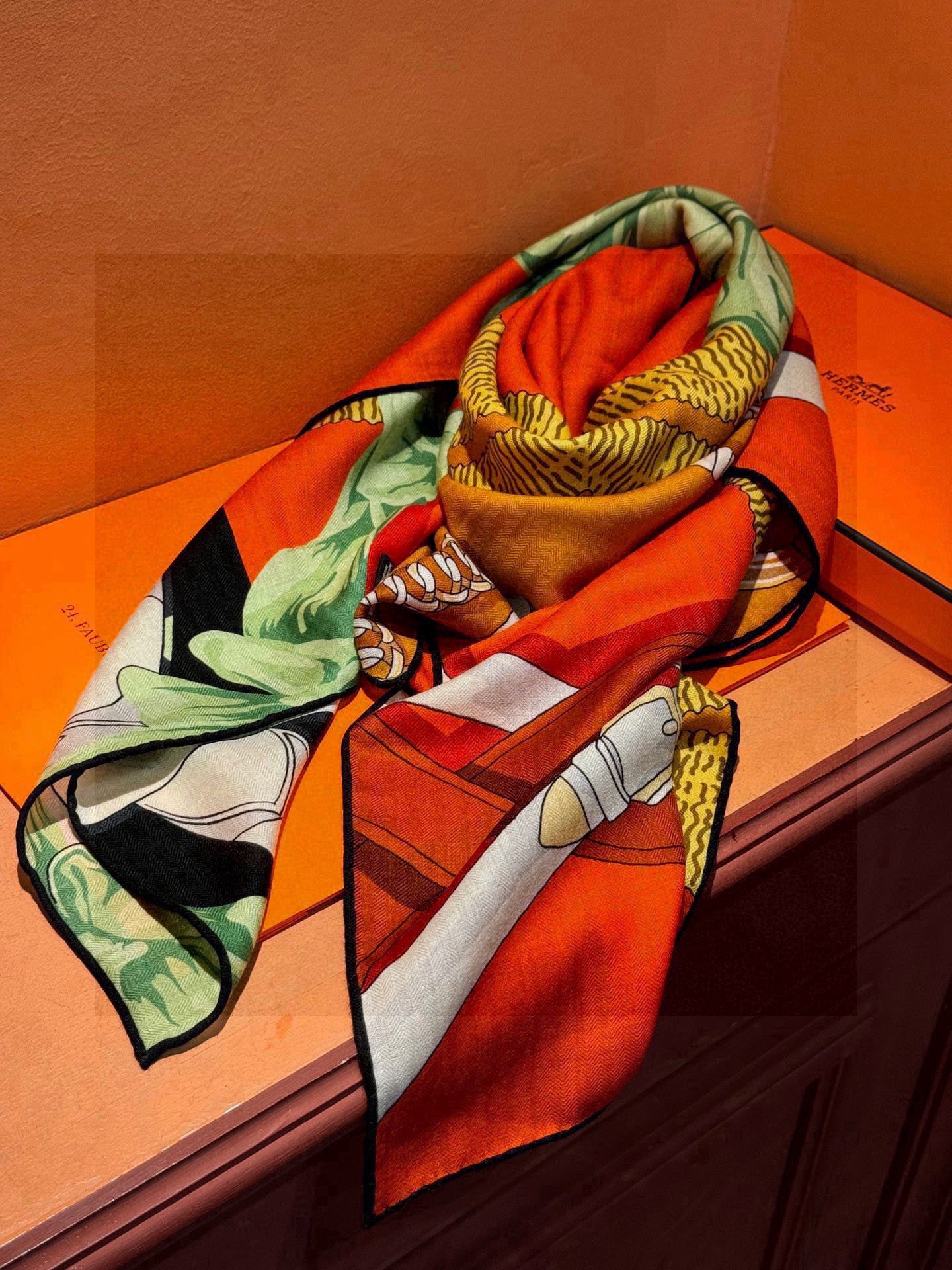 羊绒新款🆕👏👏买了都说好看‼️推荐💕爱马仕双面同色羊绒方巾，【双面同色140】顶级工艺超值‼️爱马仕专柜