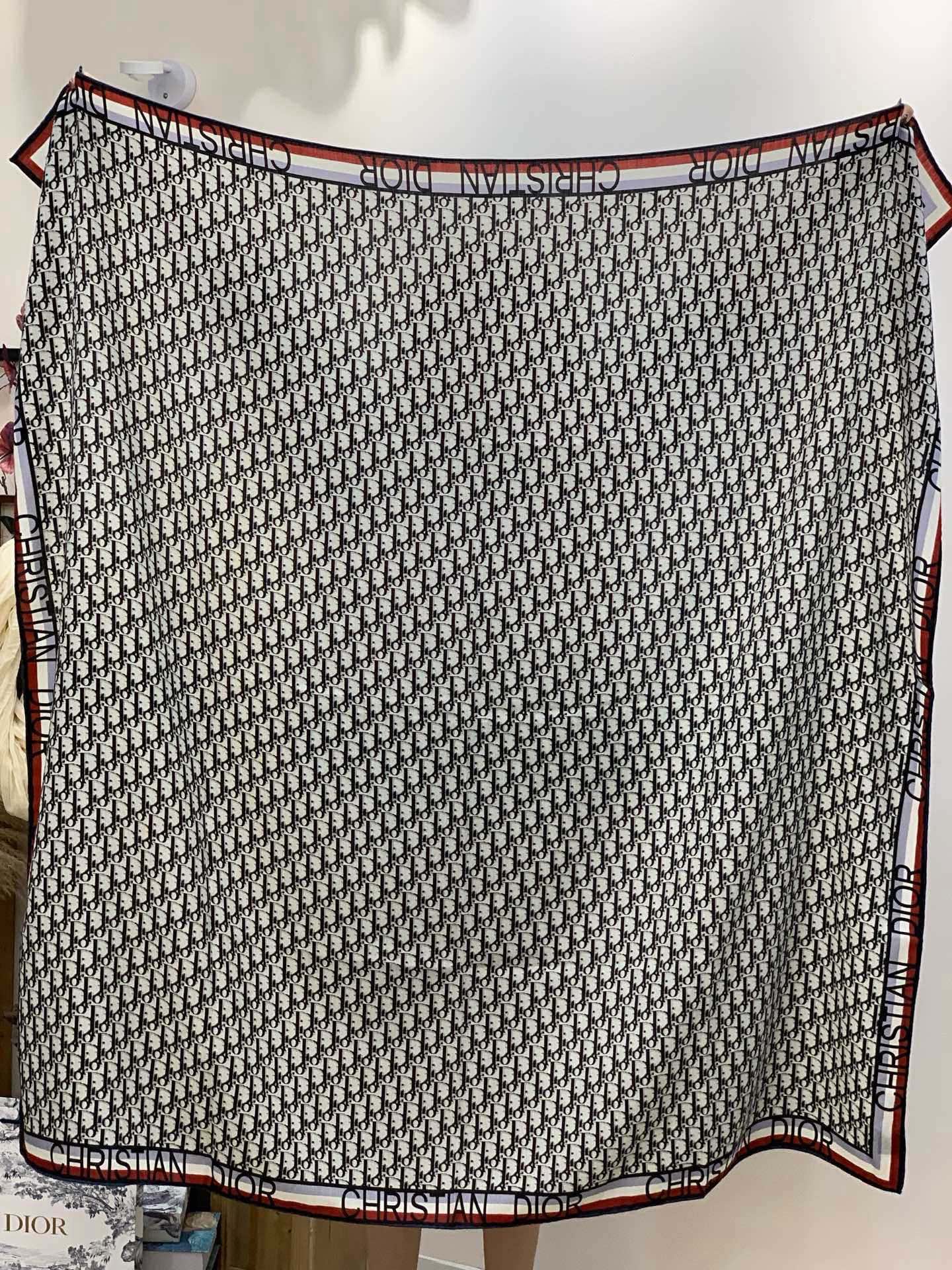 新✨✨😘👍Dior最最新的专柜主打款【D边框老花140】 💟 度假及日常都非常好搭配的款😍订单私流 】一