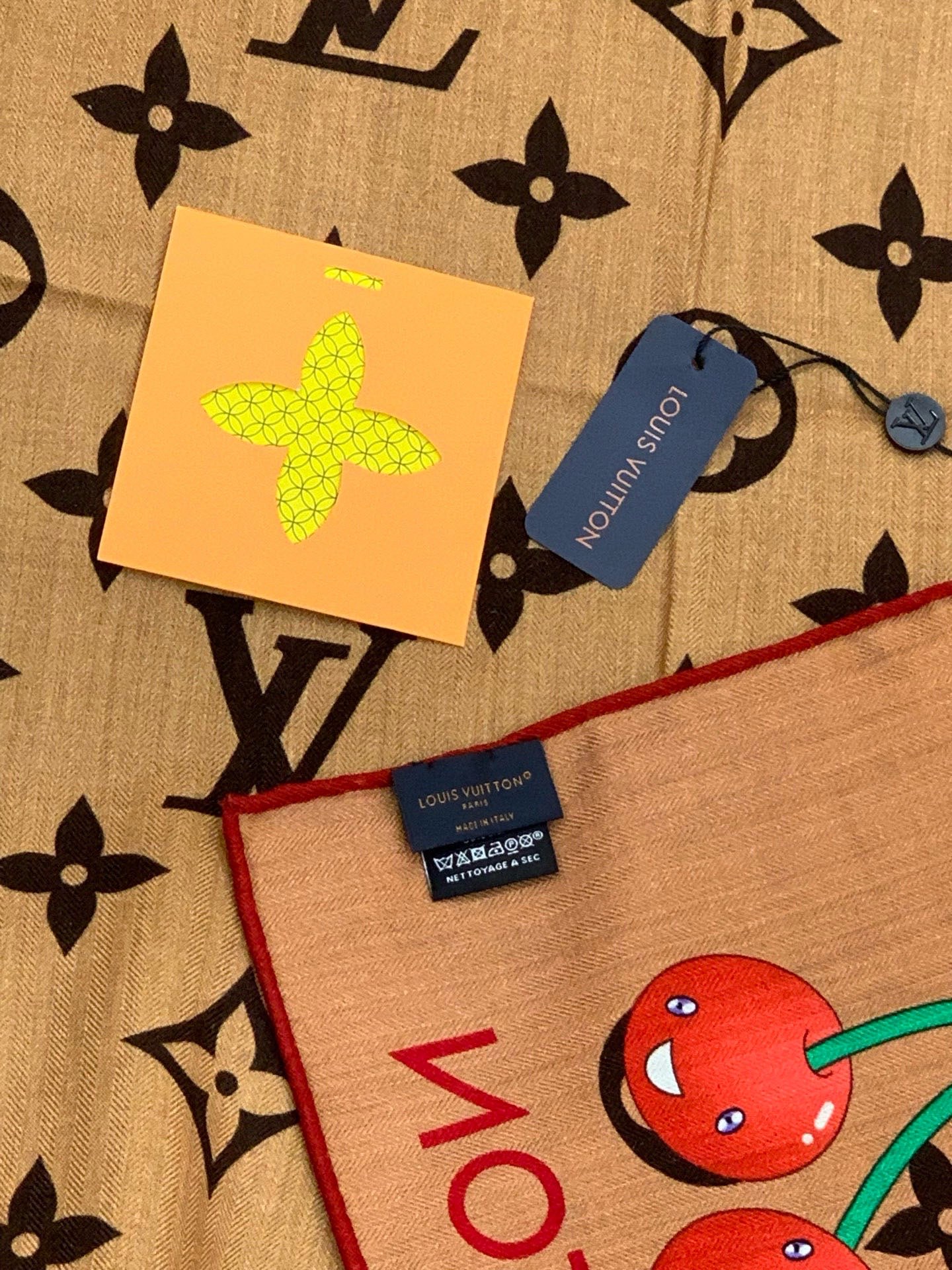 LV X TM MONOGRAMCERISE 140丝绒方巾【140双面丝绒同色】LV × TM Mon