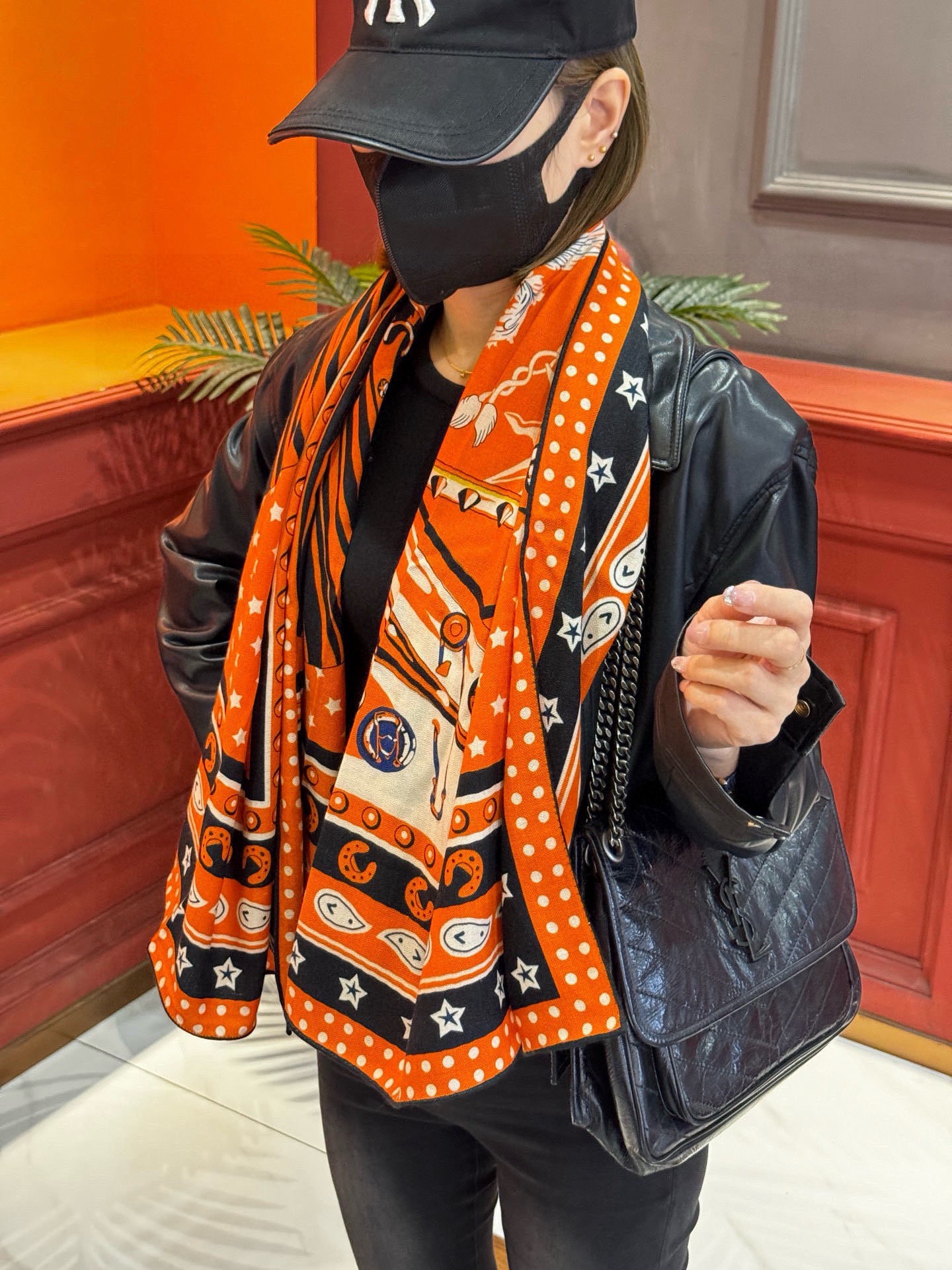 💟羊绒新款🆕👏👏买了都说好看‼️推荐💕爱马仕双面同色羊绒方巾【朋克骏马双面同色140】，顶级工艺超值‼️