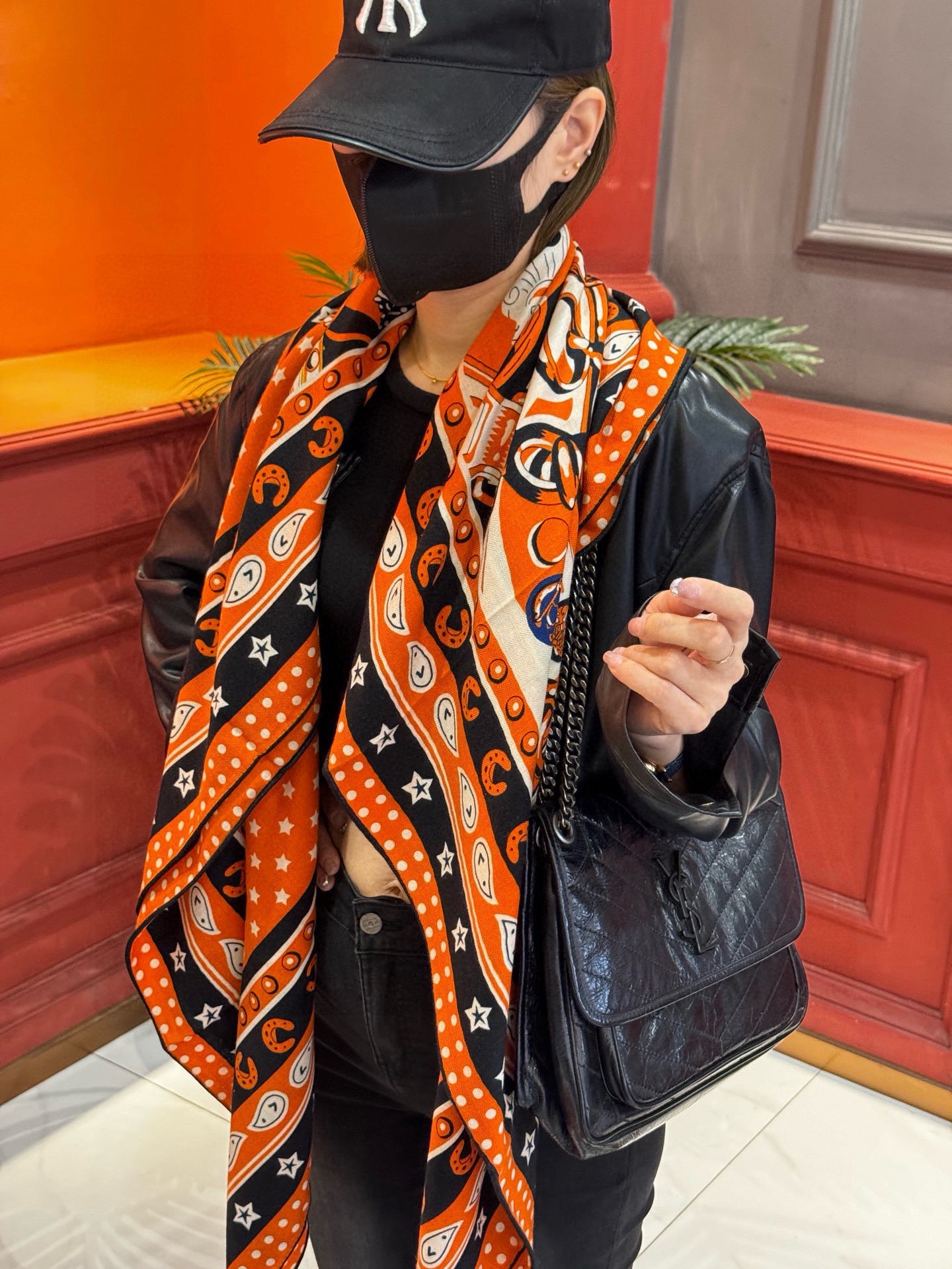 💟羊绒新款🆕👏👏买了都说好看‼️推荐💕爱马仕双面同色羊绒方巾【朋克骏马双面同色140】，顶级工艺超值‼️