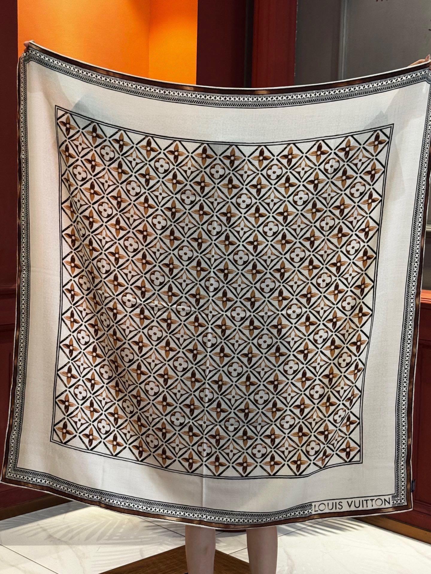 140顶级丝绒双面同色披肩30%真丝70%羊绒140*140方巾本款丝绒方巾以满溢艺术气息的设计诠释19