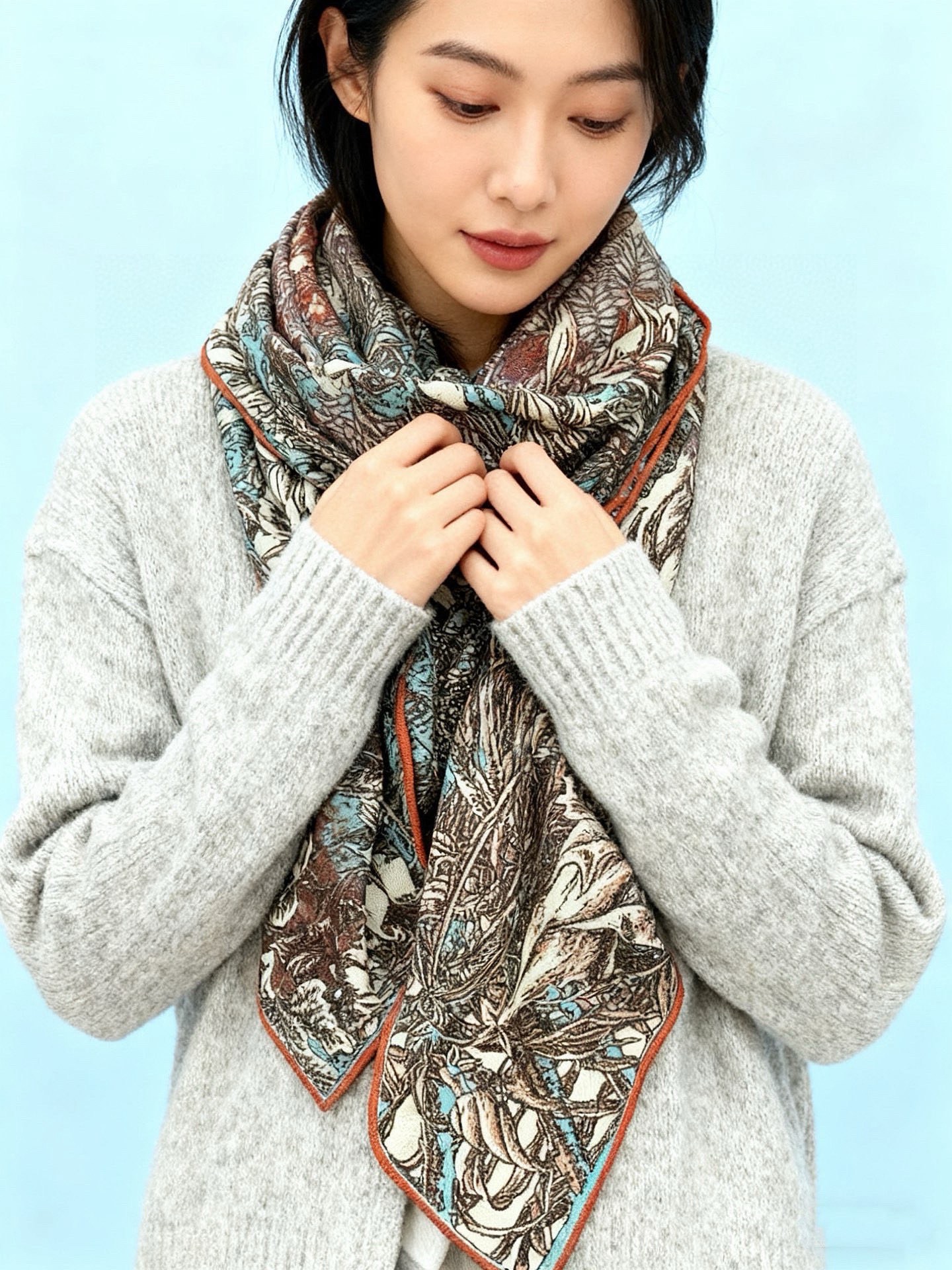 💟2025年秋冬抢先 上新💞【双面同色丝毛方巾】手工卷边山羊绒和真丝混纺披肩（70%山羊绒，30%桑蚕丝