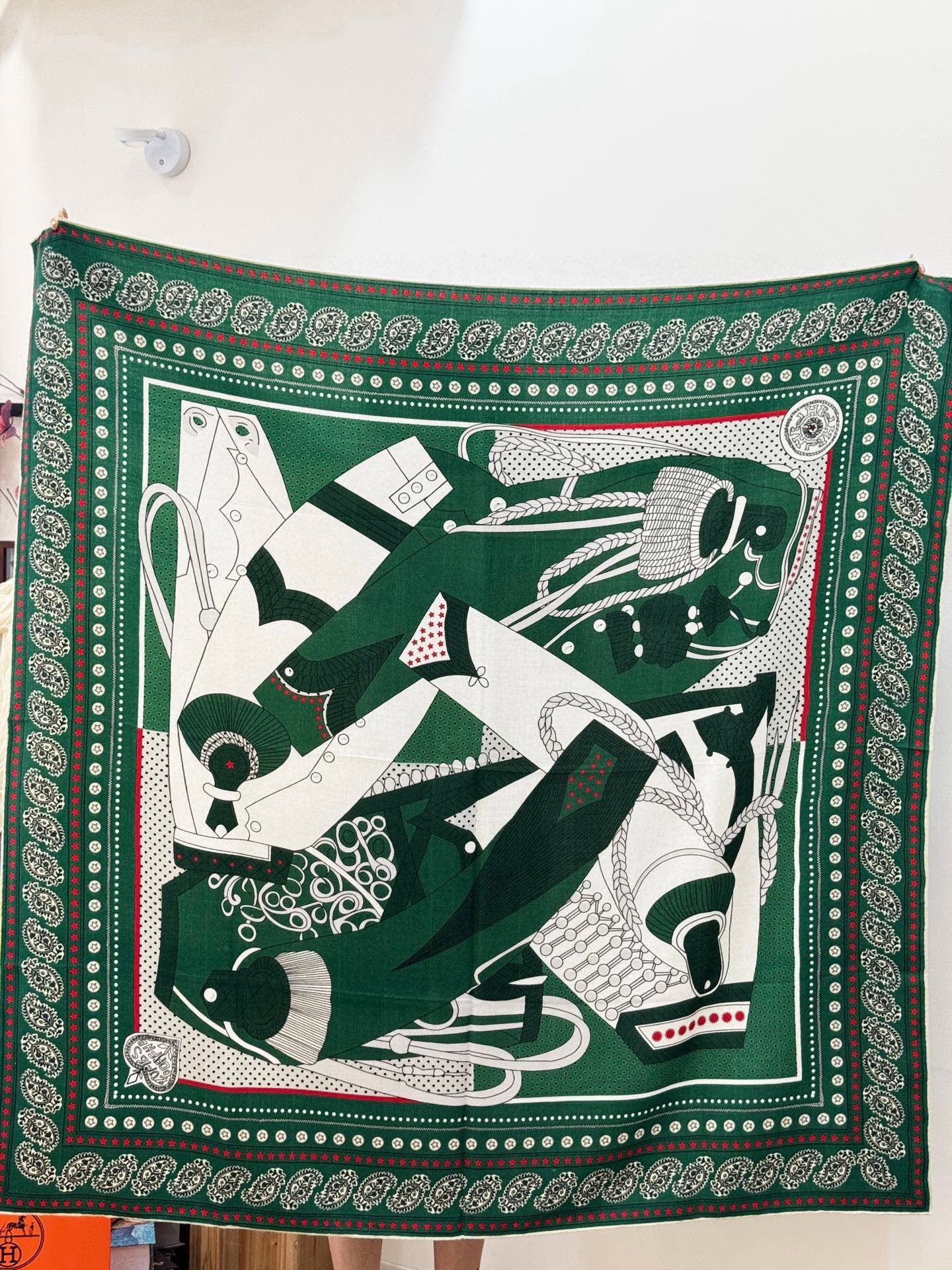 💟羊绒新款🆕👏👏买了都说好看‼️推荐💕爱马仕双面同色羊绒方巾，顶级工艺超值‼️爱马仕专柜爆款🎁💟立体呈现