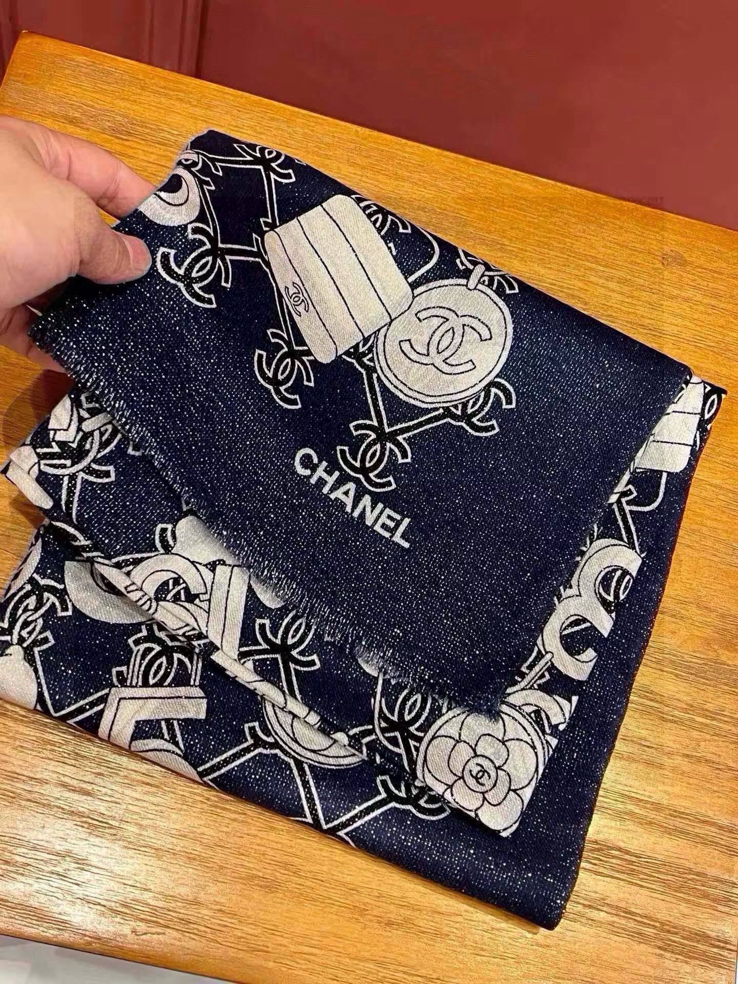 上新🌟 会发光发亮的围巾 💄💋新款客供银线💖羊绒面料长巾 😘美翻了[流泪]【手绘LOGO银线长巾】御用殿