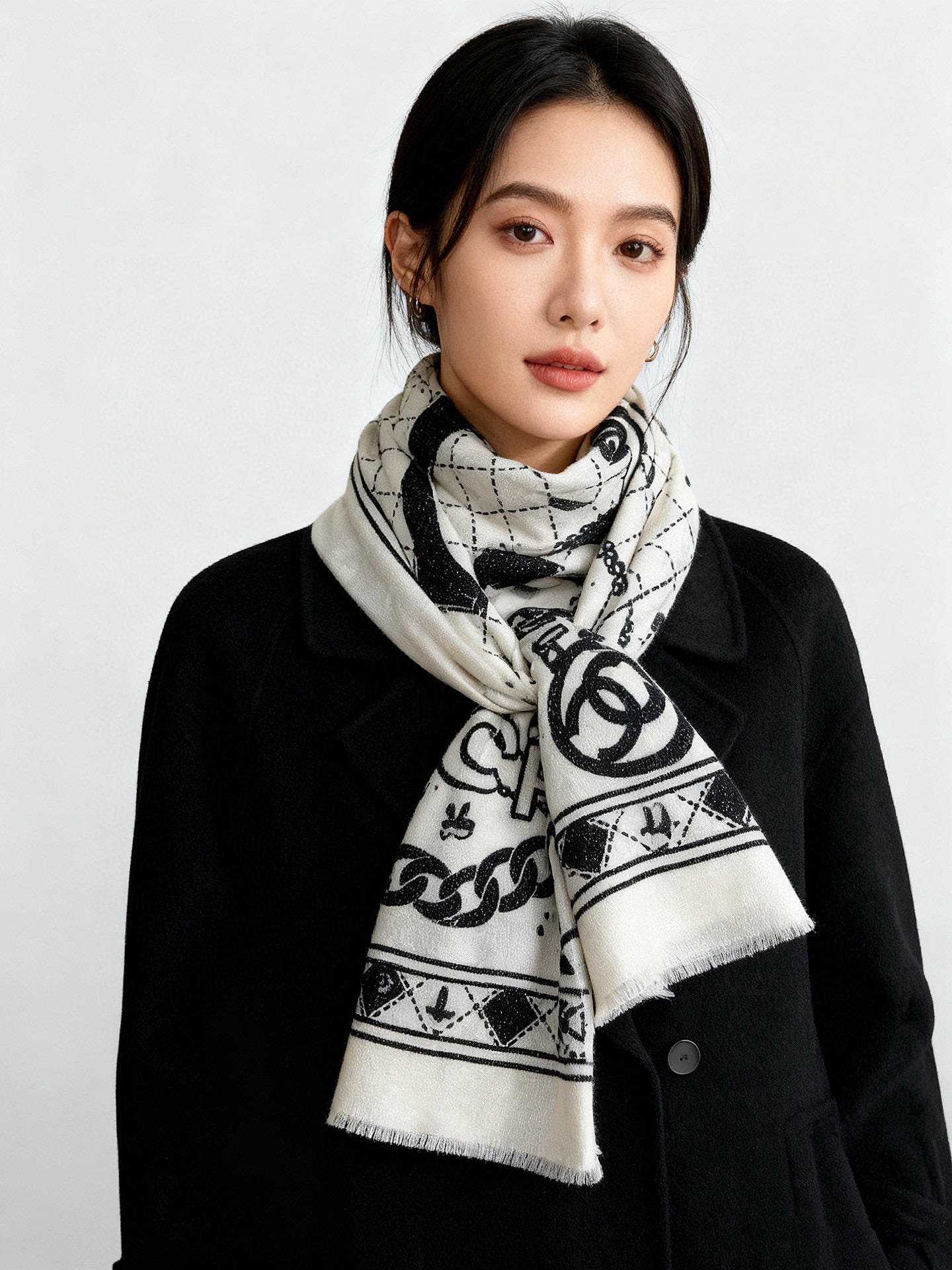 上新🌟 会发光发亮的围巾 💄💋新款客供银线💖羊绒面料长巾 😘美翻了[流泪]【银线双C图案】御用殿堂级极‼