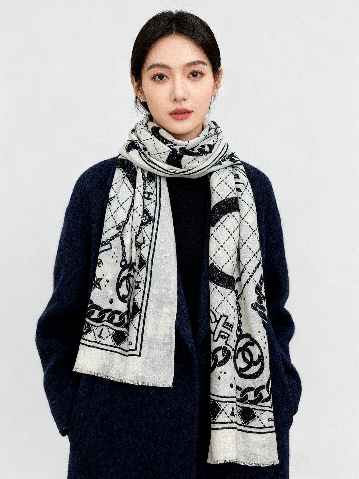 上新🌟 会发光发亮的围巾 💄💋新款客供银线💖羊绒面料长巾 😘美翻了[流泪]【银线双C图案】御用殿堂级极‼