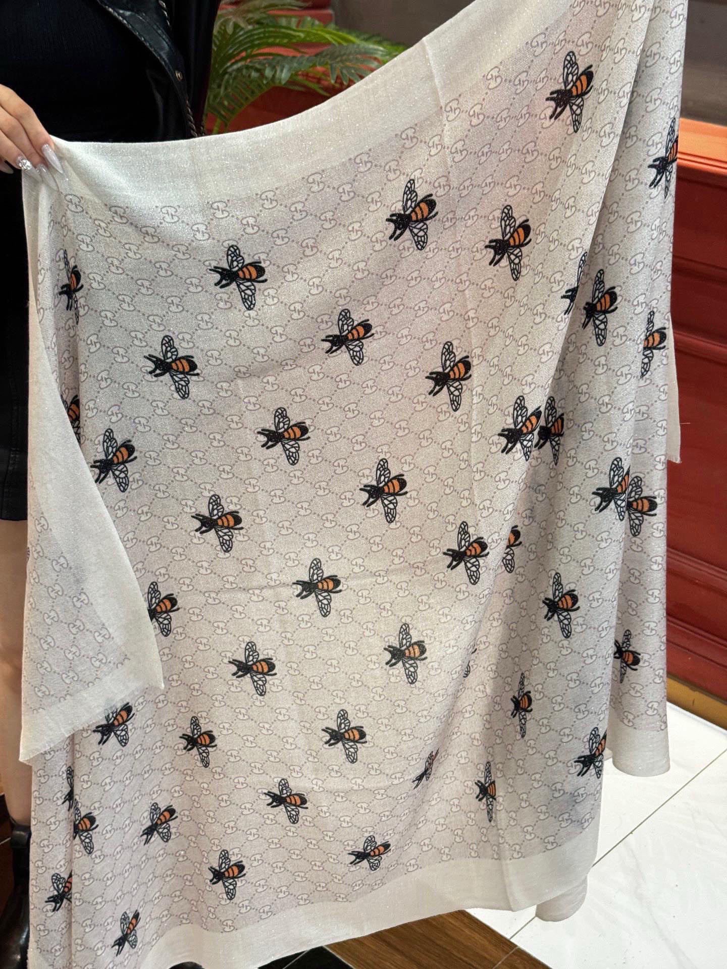 会发光发亮的围巾 新款🆕🏇🏇买了都说好看‼️推荐💕顶级工艺超值‼️爱马仕专柜爆款🎁💟立体呈现图案纹路实物