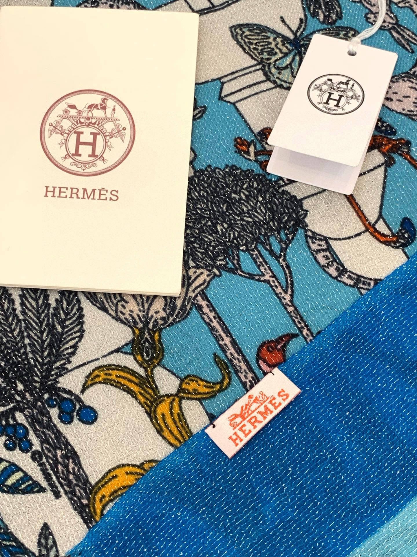 会发光发亮的围巾 羊绒新款🆕👏买了都说好看‼️推荐💕爱马仕双面同色羊绒方巾，【奇珍乐园】顶级工艺超值‼️