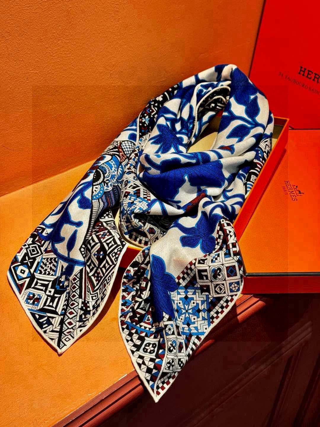 羊绒新款🆕👏👏买了都说好看‼️推荐💕爱马仕双面同色羊绒方巾【美洲豹与蜂鸟双面同色140】，顶级工艺超值‼