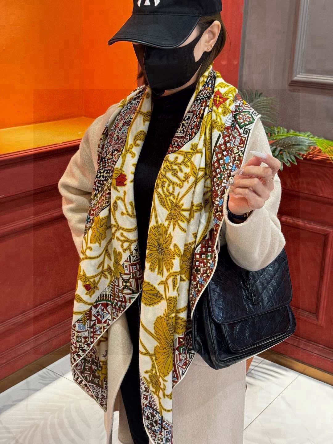 羊绒新款🆕👏👏买了都说好看‼️推荐💕爱马仕双面同色羊绒方巾【美洲豹与蜂鸟双面同色140】，顶级工艺超值‼