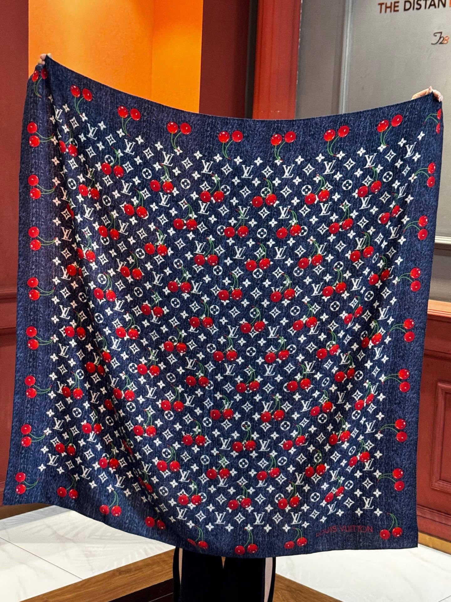 LV X TM MONOGRAMCERISE 140丝绒方巾【140双面丝绒同色】LV × TM Mon