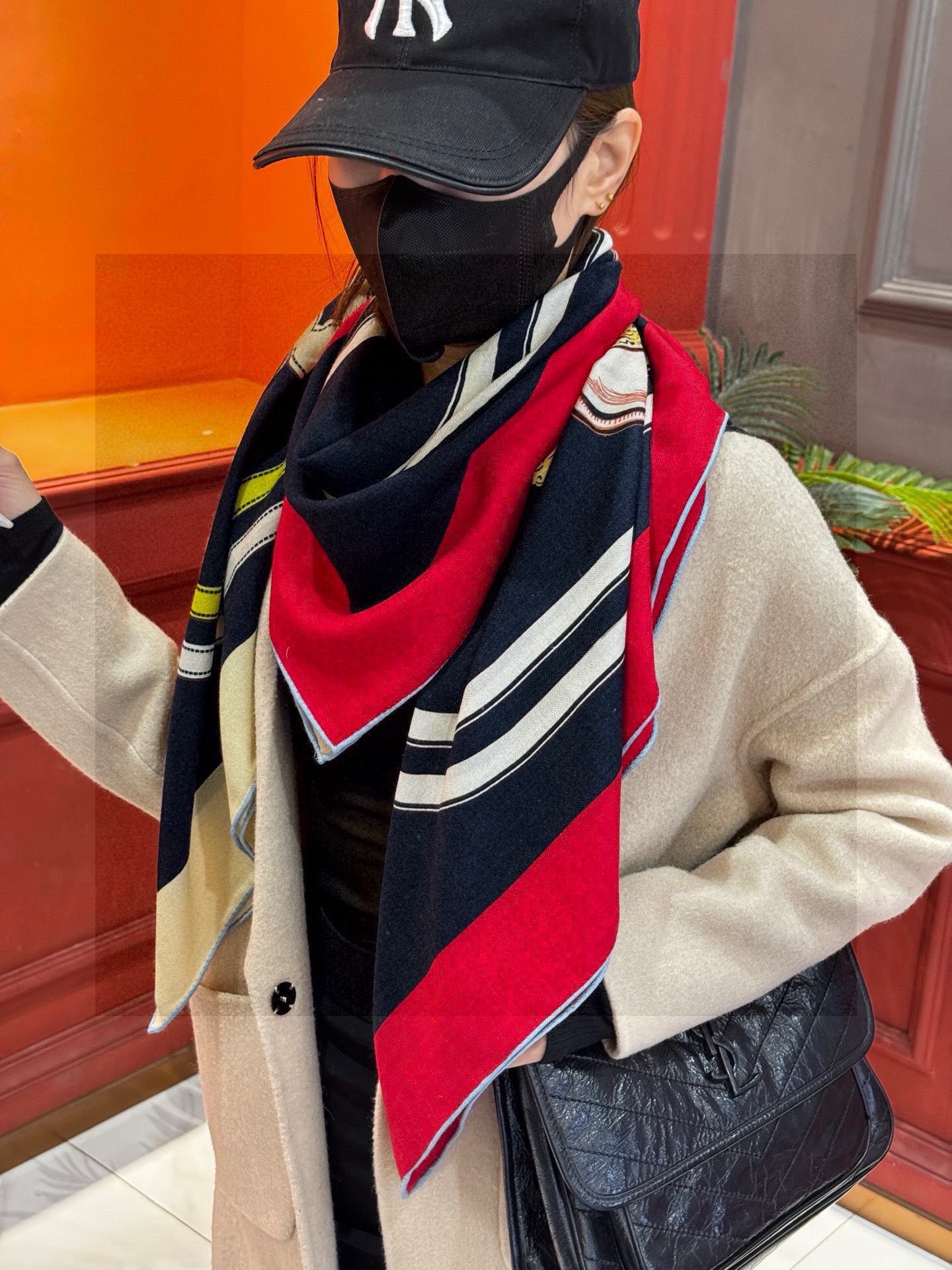 羊绒新款🆕🏇🏇买了都说好看‼️推荐💕【华丽的缰辔双面同色140】羊绒方巾，顶级工艺超值‼️爱马仕专柜爆款