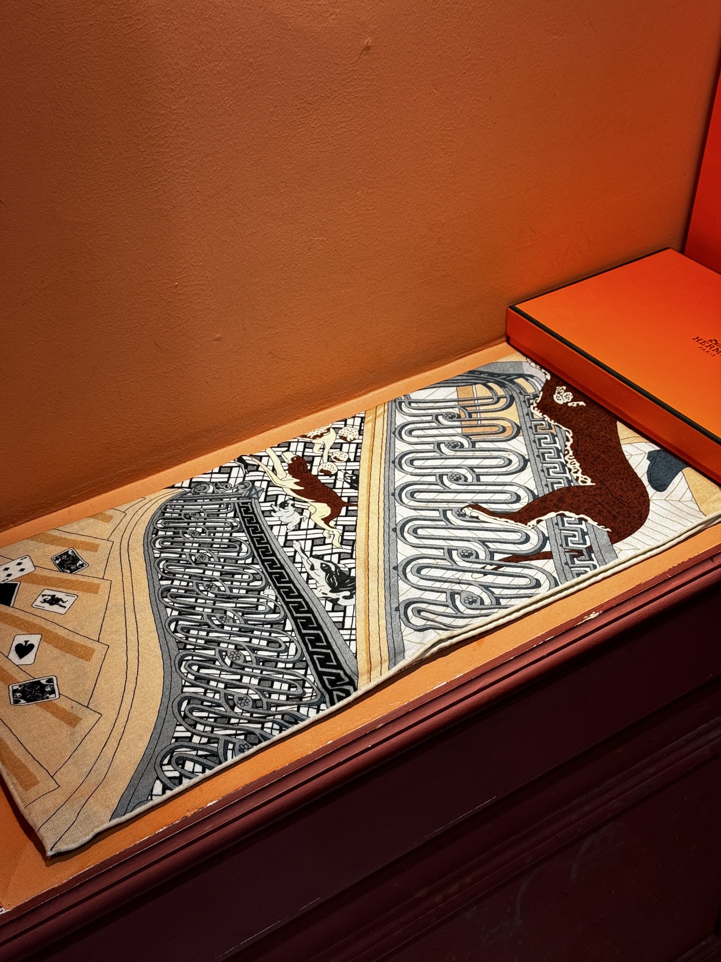 💟上新💞｛24号之谜｝羊绒大方巾[双面同色140]手工卷边H家是创意和作品故事的无限源泉，每季皆推出全新