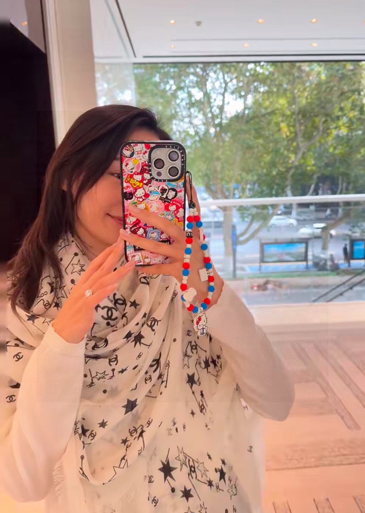 𝑪𝒉𝒂𝒏𝒆𝒍 • 25𝑪《星星物语》四季披肩黑色！Size：140x140cm 100%羊绒轻盈柔软，亲