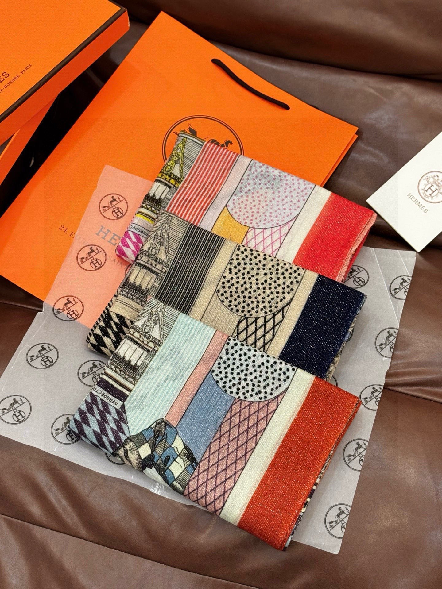 会发光发亮的围巾 爱马仕 专柜同步 买了都说好看羊绒印花‼️推荐💕顶级工艺超值‼️爱马仕专柜爆款🎁🎁羊绒