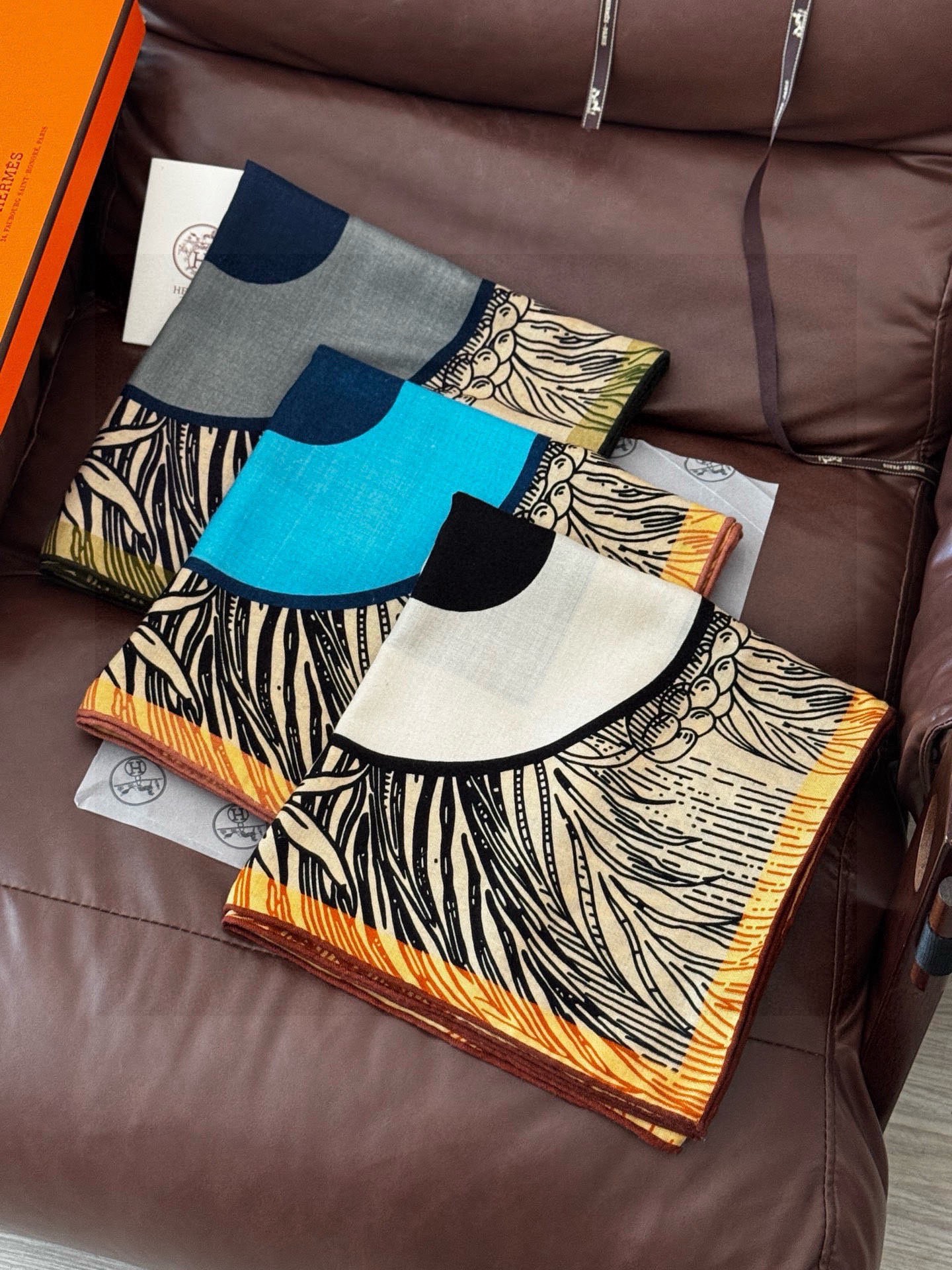 H，目前最热门的 “超现实爱马仕枢纽” 风靡全宇宙，听名字就充斥着未来空间♥️艺术品一样的存在，会绝版的