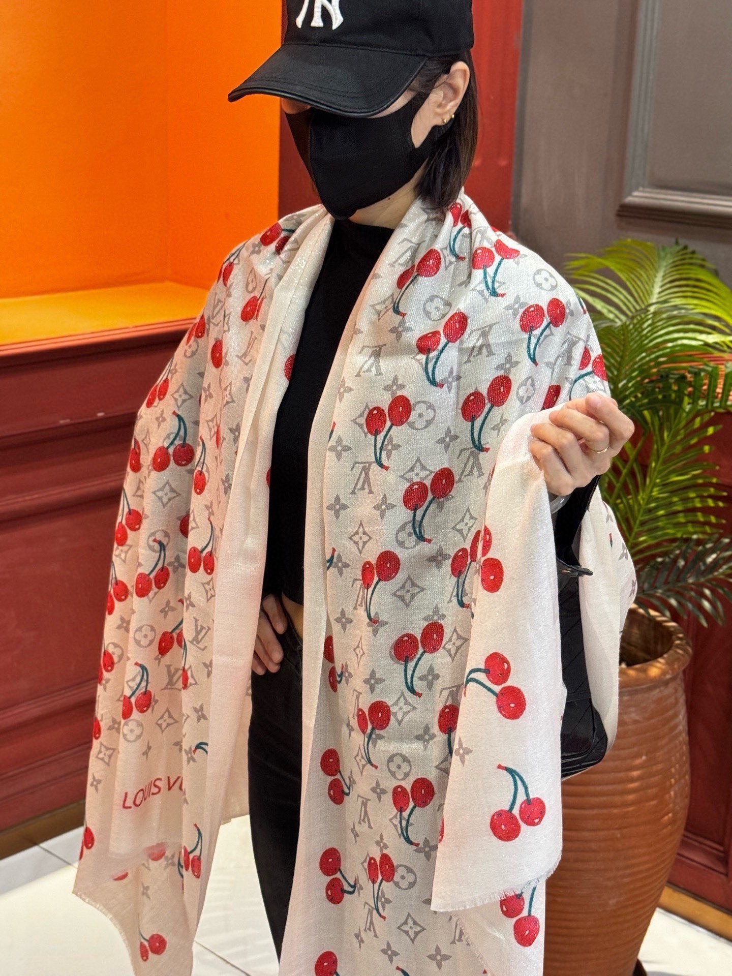 💕 🔥 LV x TM Monogram Cerise 100*200 Novità Sciarpa Novità Louis Vuitton