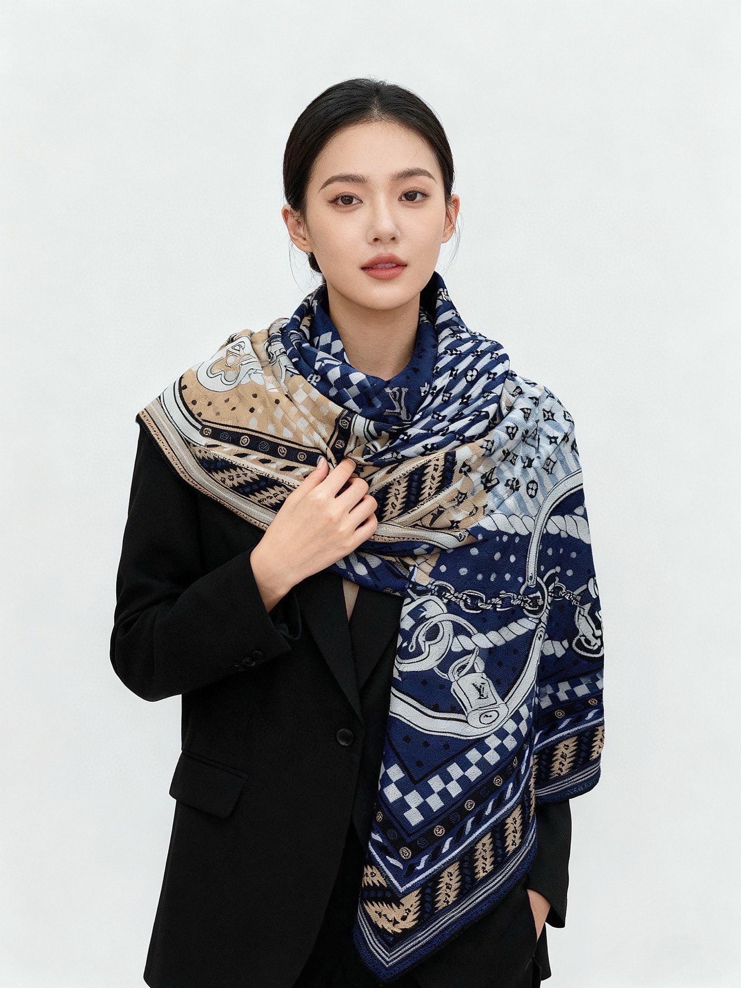 Scarf（围巾） Style Beige Scarf Lookbook Reference image 1