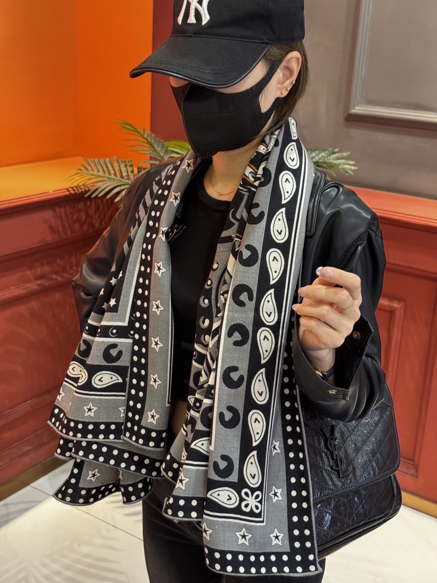 Scarf（围巾） Style White Scarf Lookbook Reference image 2