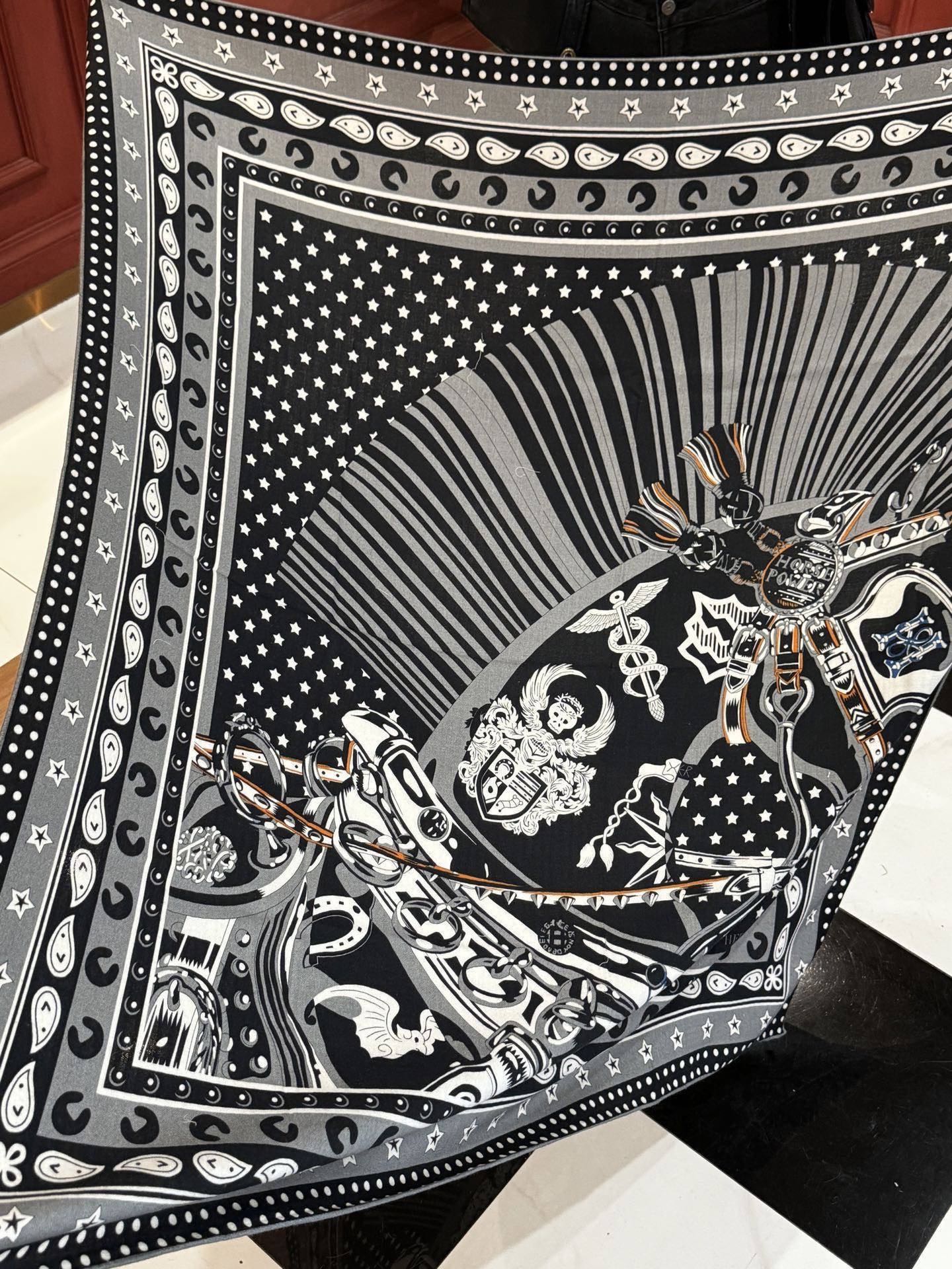 Scarf Style White Scarf Other Scarf detail image 9 from source 779536