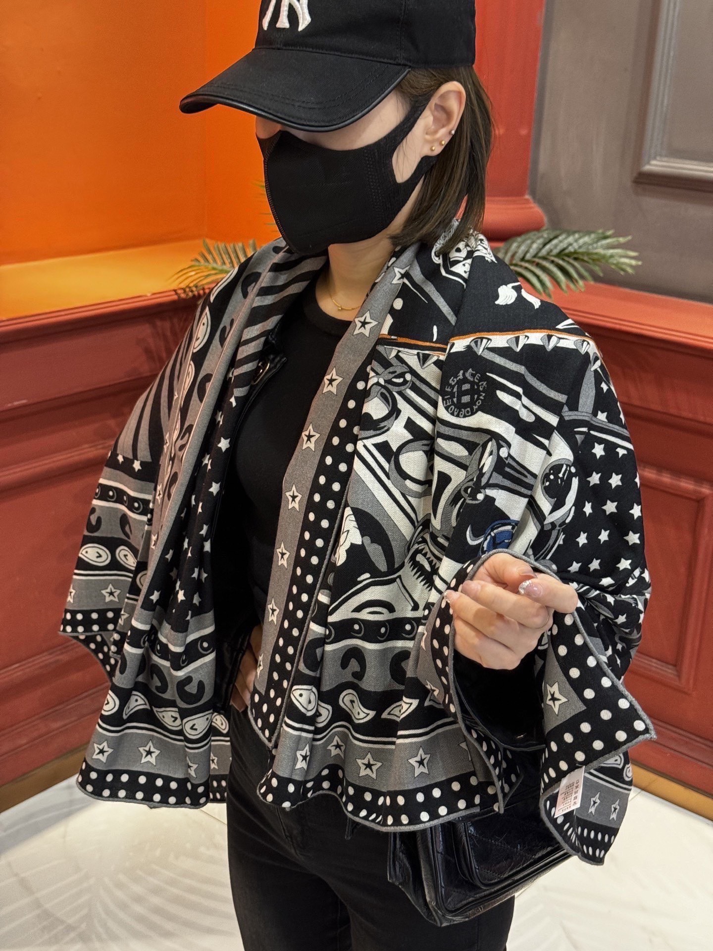 Scarf（围巾） Style White Scarf Lookbook Reference image 1