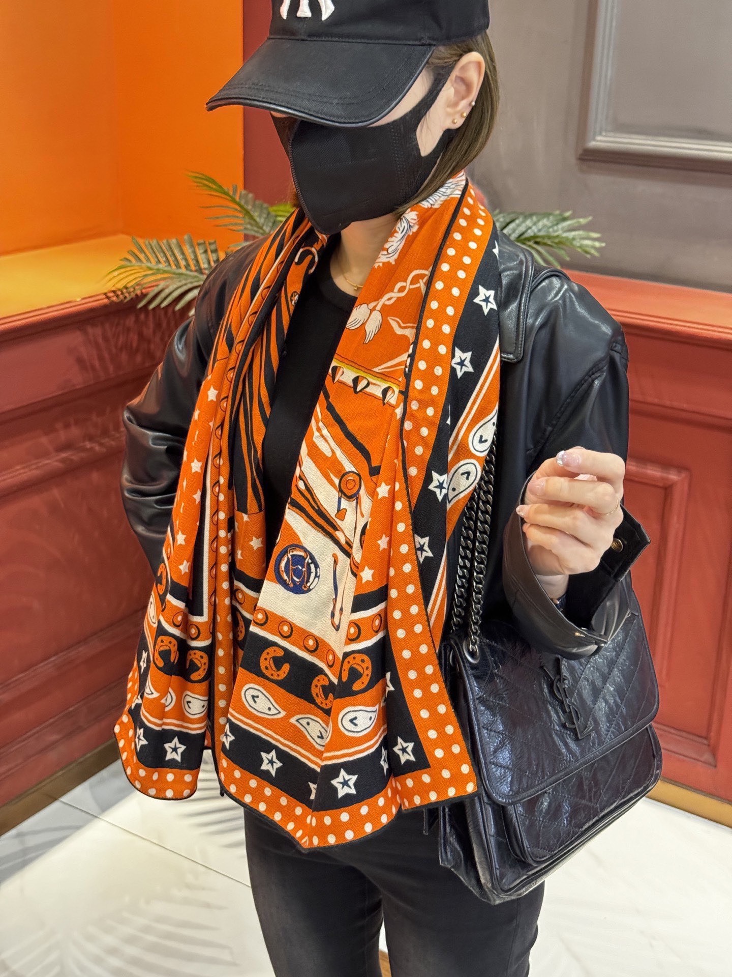Scarf（围巾） Style White Scarf Lookbook Reference image 2