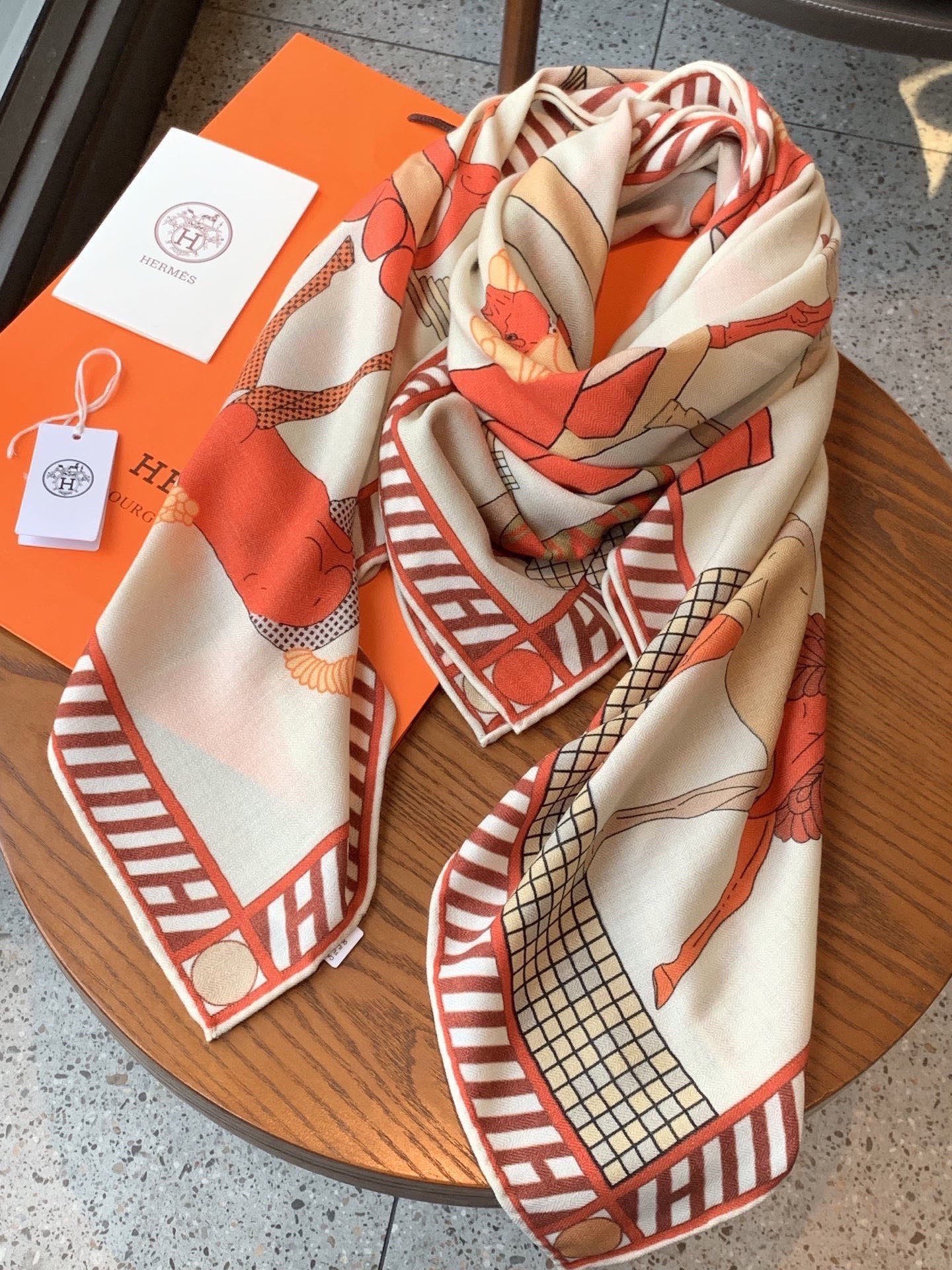 Scarf Style Beige Scarf Other Scarf detail image 5 from source 779546