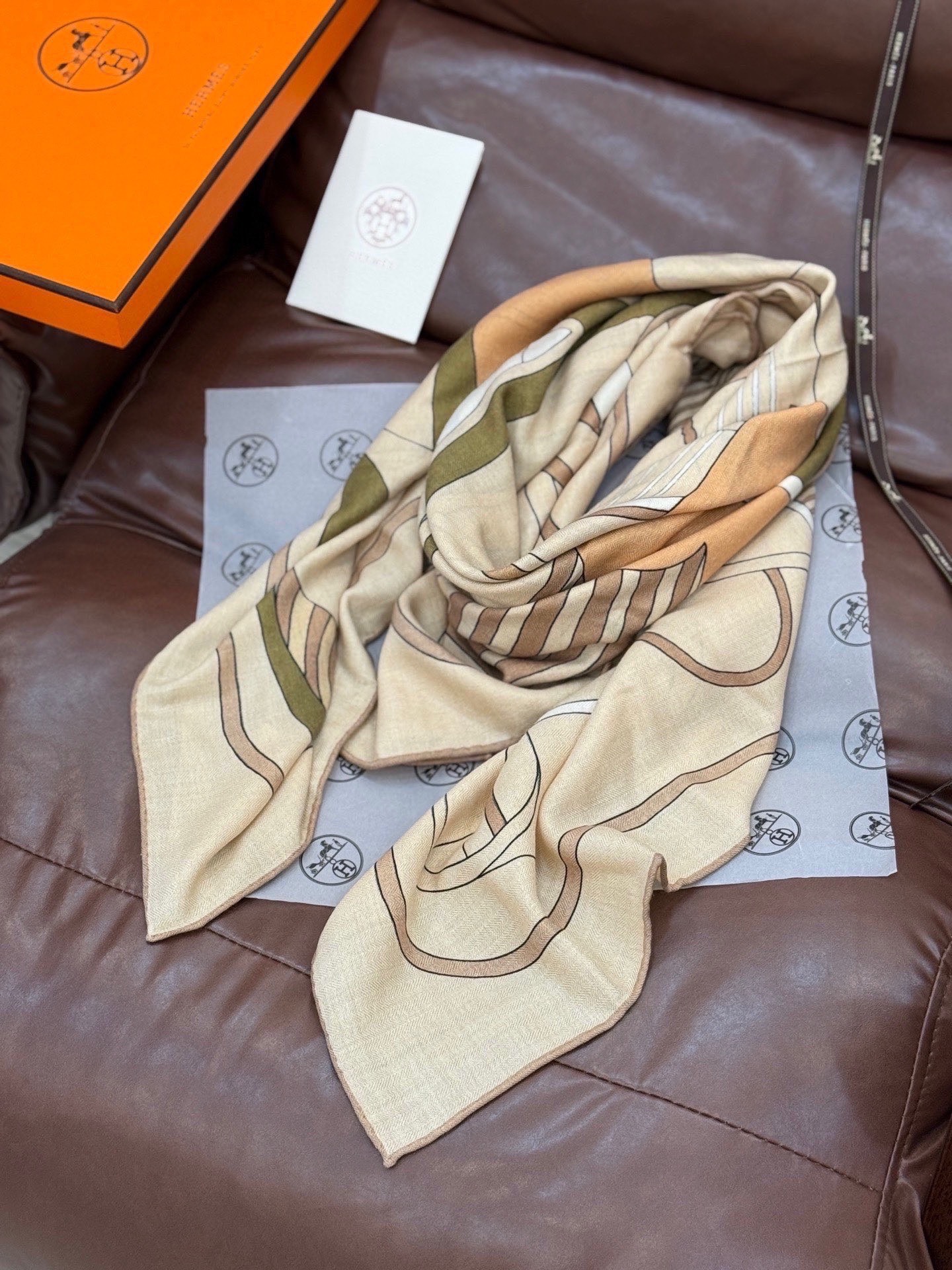 Scarf Style Beige Scarf Other Scarf detail image 7 from source 779552