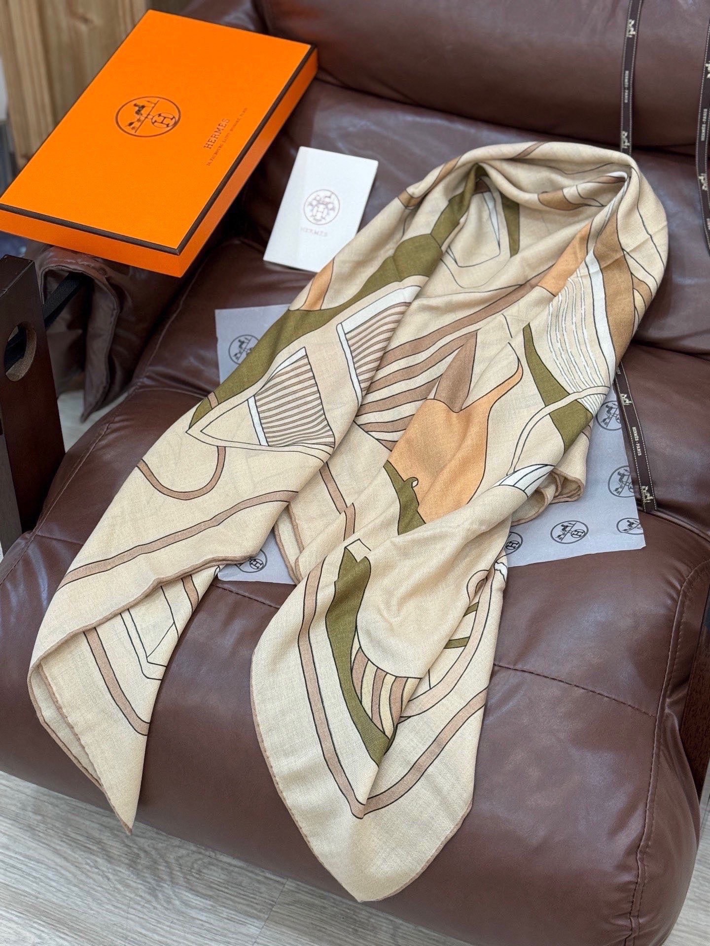 Scarf Style Beige Scarf Other Scarf detail image 6 from source 779552