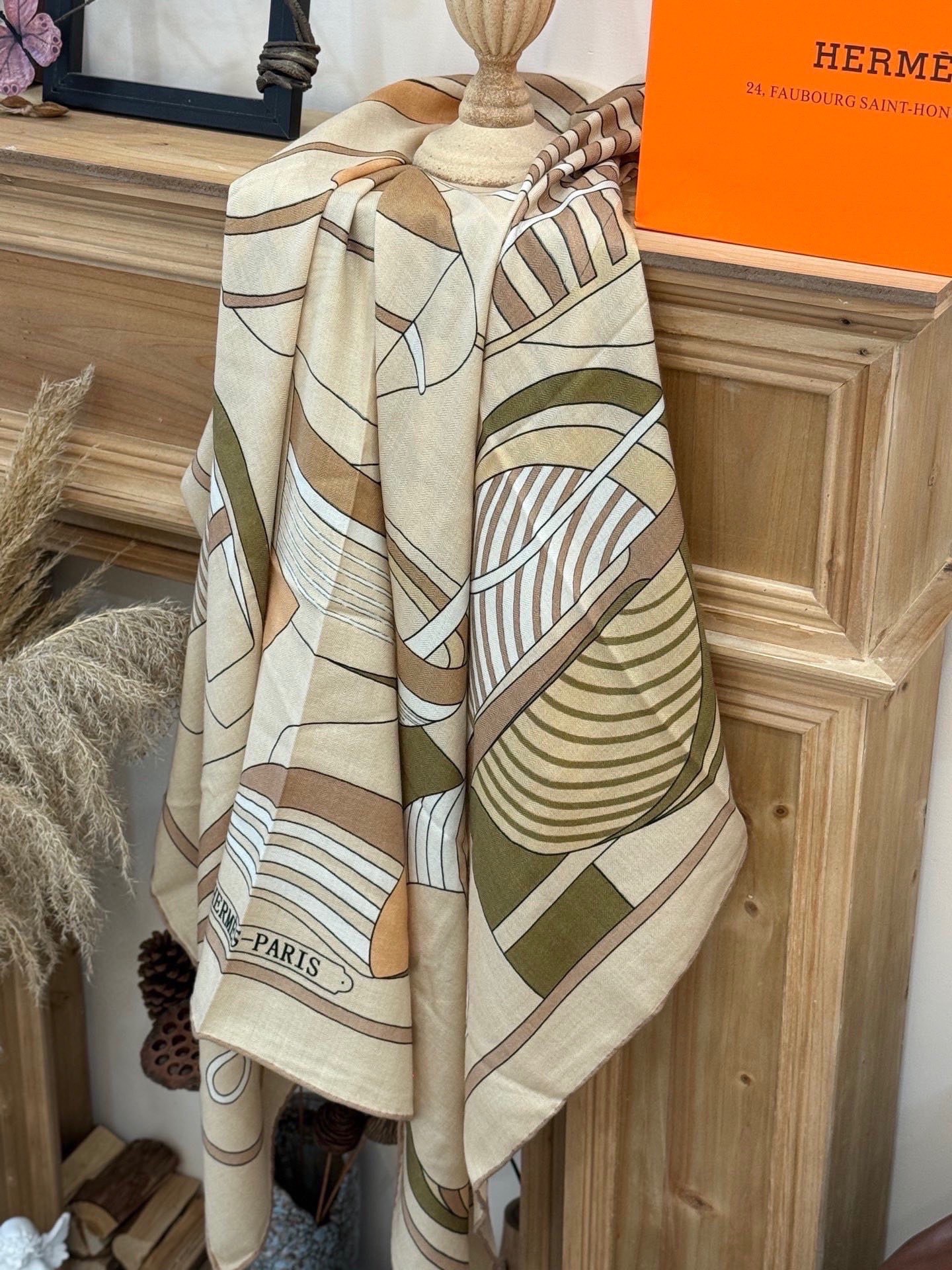 Scarf Style Beige Scarf Other Scarf detail image 9 from source 779552