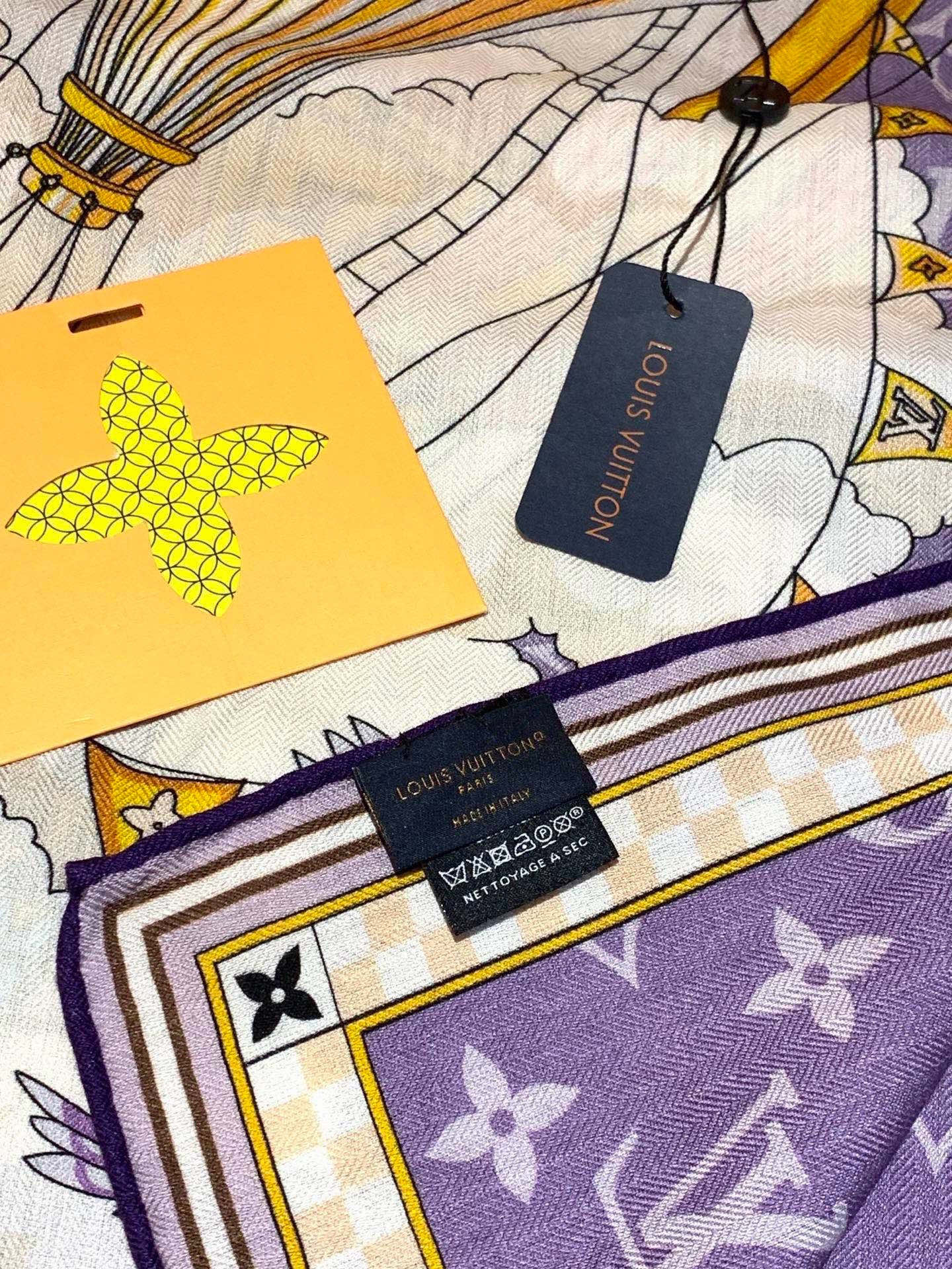 LV x TM 140披肩【140顶级丝绒双面同色披肩】本款L Multicolor披肩出自路易威登与知